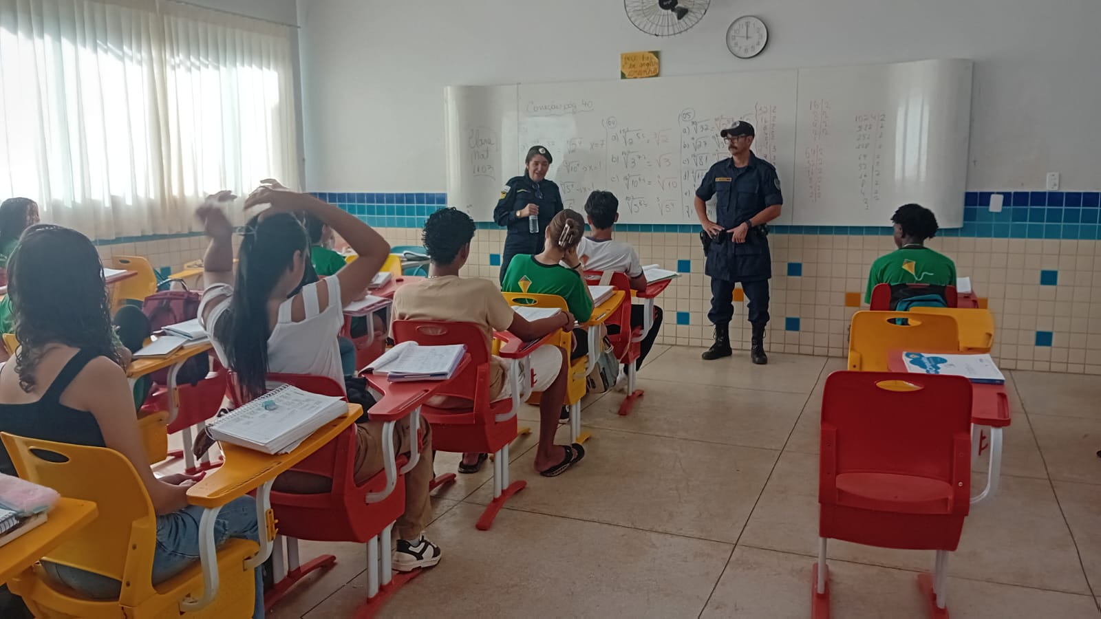 Bate-papo com estudantes incluiu exemplos práticos de como utilizar a comunicação não violenta no dia a dia - Divulgação