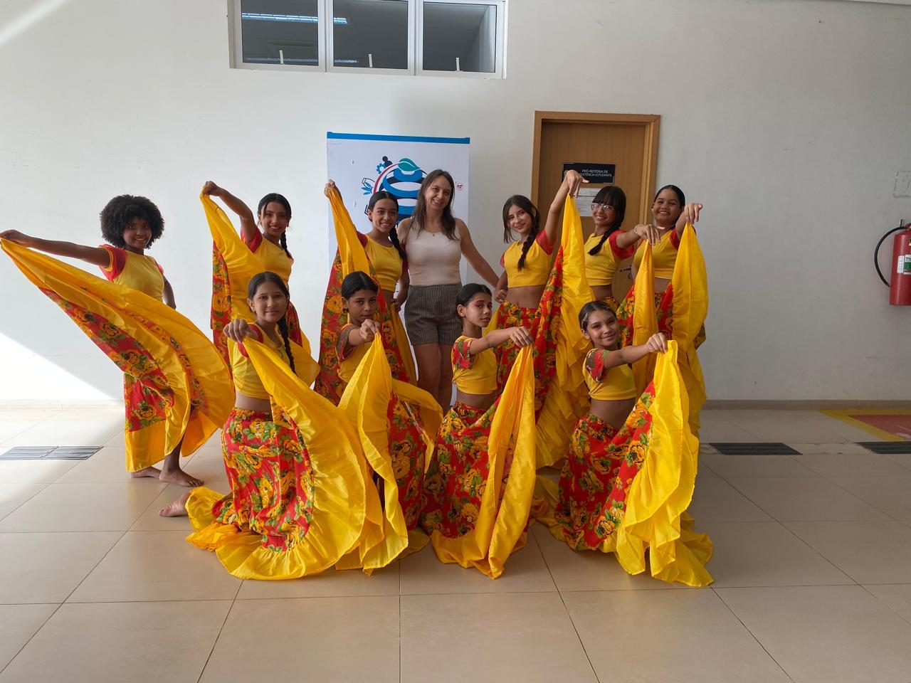 ETI Padre Josimo leva alunos para festival de dança em Santa Catarina