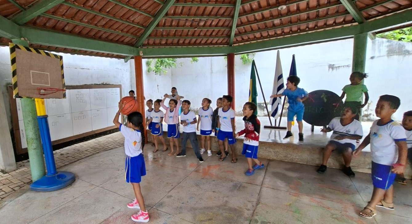 Jogos interclasse promovem integração e aprendizado entre crianças do Cmei Contos de Fada