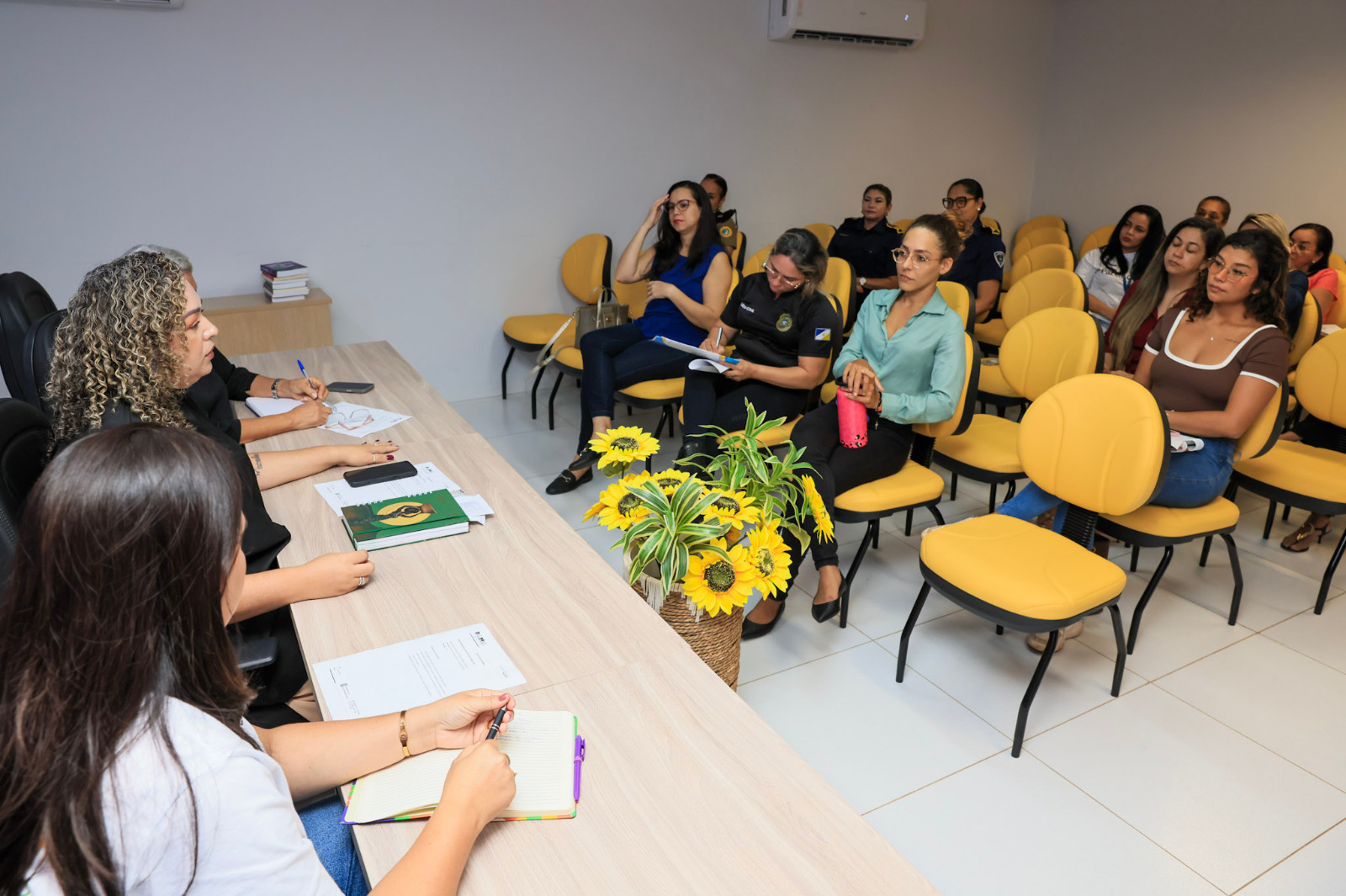 Audiência pública e Tenda Lilás debatem fortalecimento de políticas voltadas para mulheres