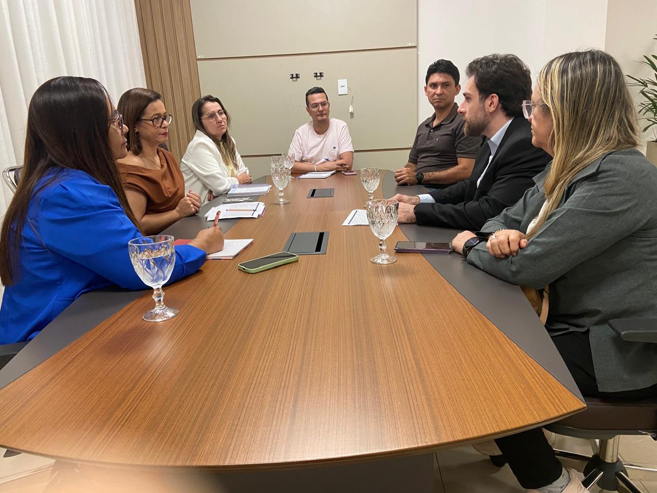 Educação de Palmas articula parceria com Rotary Clube para desenvolver projeto ‘Orelhinha com Amor’ nas escolas do campo