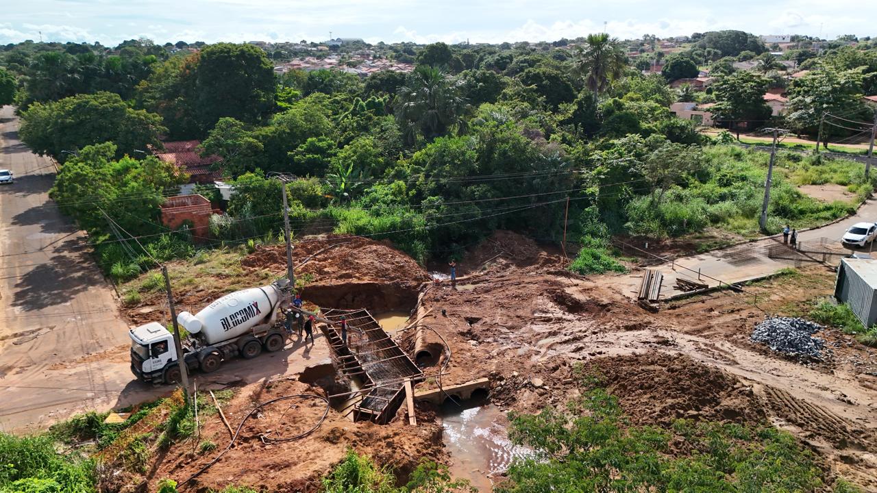 Prefeitura de Palmas realiza concretagem e estruturação de nova ponte, no Santa Bárbara