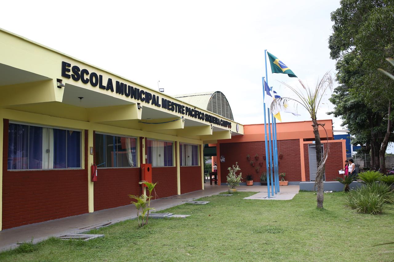 Escola municipal de Palmas inova com telas interativas e plataforma com inteligência artificial