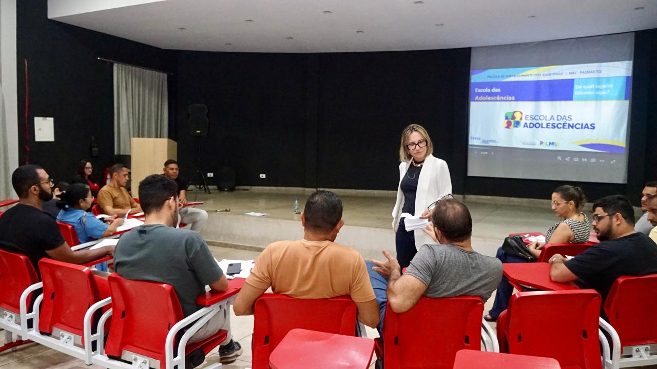 Educação de Palmas abre ciclo de formação para professores dos anos finais com foco na saúde mental e nas adolescências