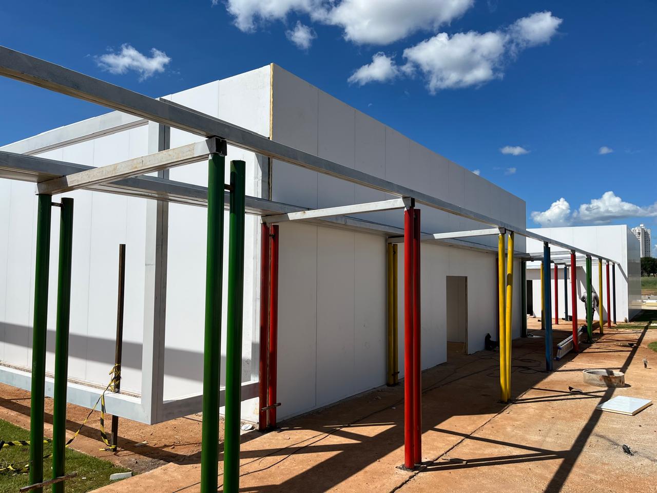 Obra do Centro de Educação e Saúde Inclusiva em Palmas atinge 80% de execução e avança para fase final