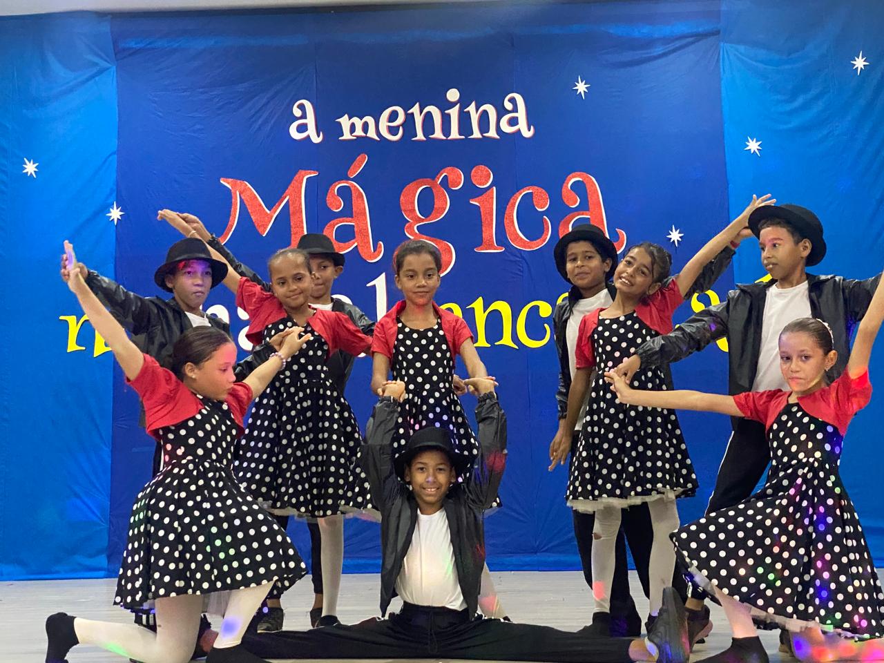 Alunos da ETI Eurídice Ferreira de Mello apresentam espetáculo ‘A menina mágica’ em comemoração ao livro infantil