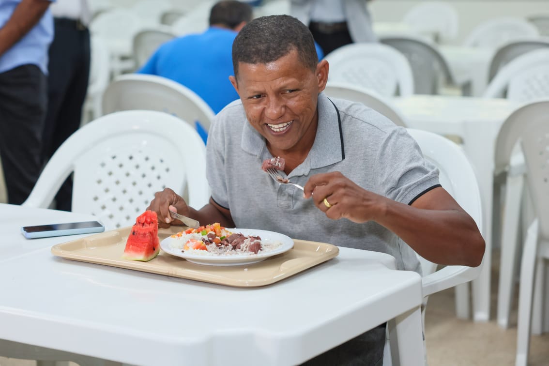 Restaurantes comunitários funcionarão de segunda a sexta-feira das 11h às 14h - Foto Edu Fortes