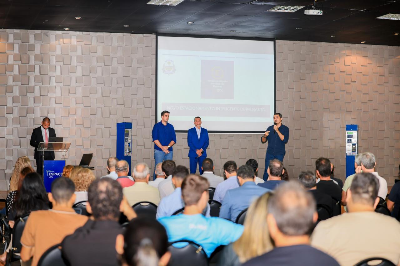 Prefeitura de Palmas discute implantação de estacionamento inteligente com participação de empresários