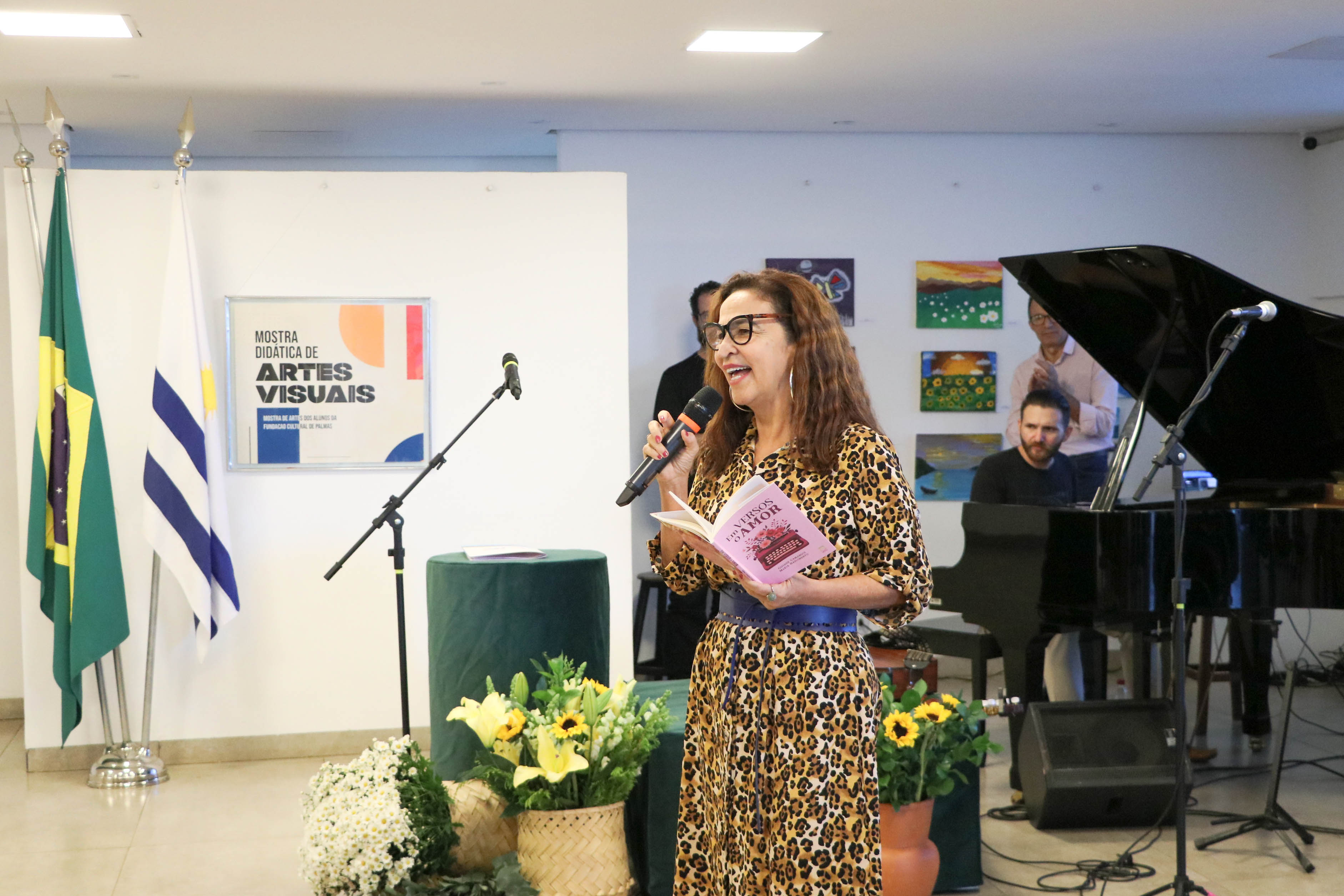 Gislene Camargos ficou encarregada de entregar um pouco de poesia para o público que prestigiou a solenidade de posse dos novos conselheiros do CMPC