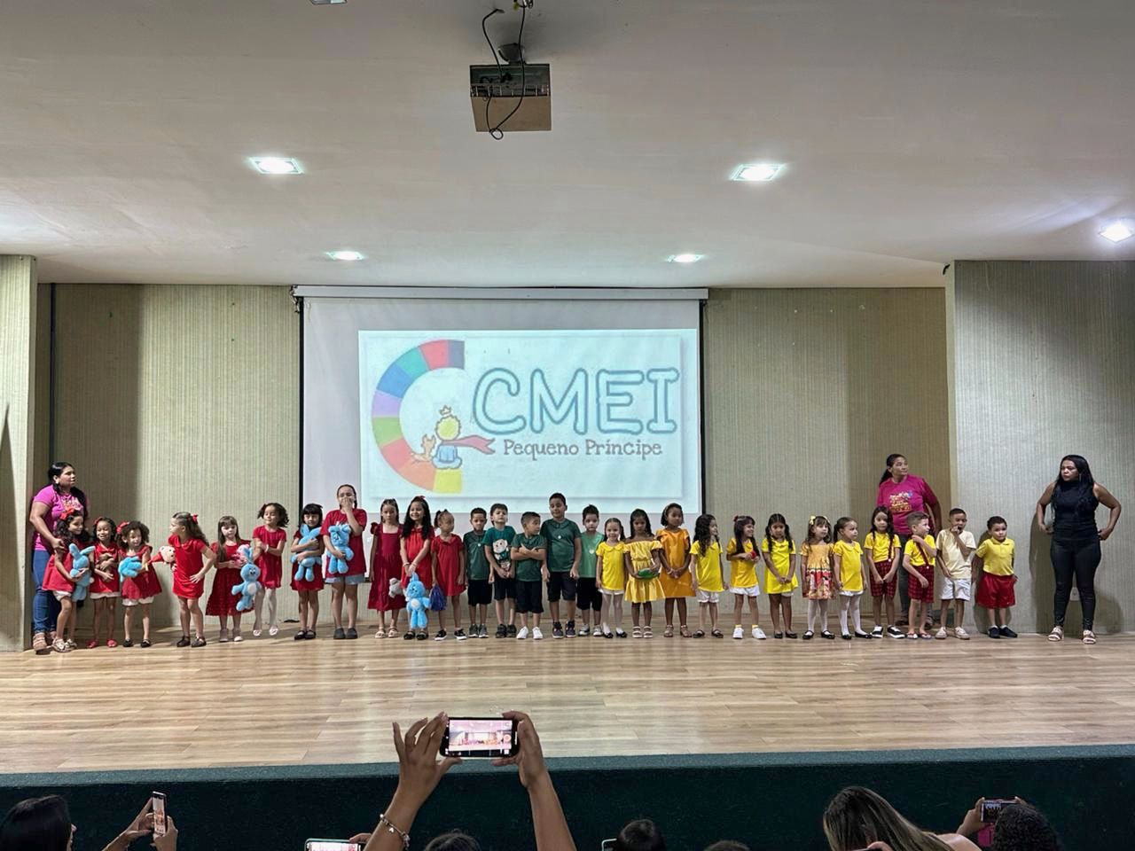 Criatividade e celebração das crianças marcam Festival de Artes do Cmei Pequeno Príncipe