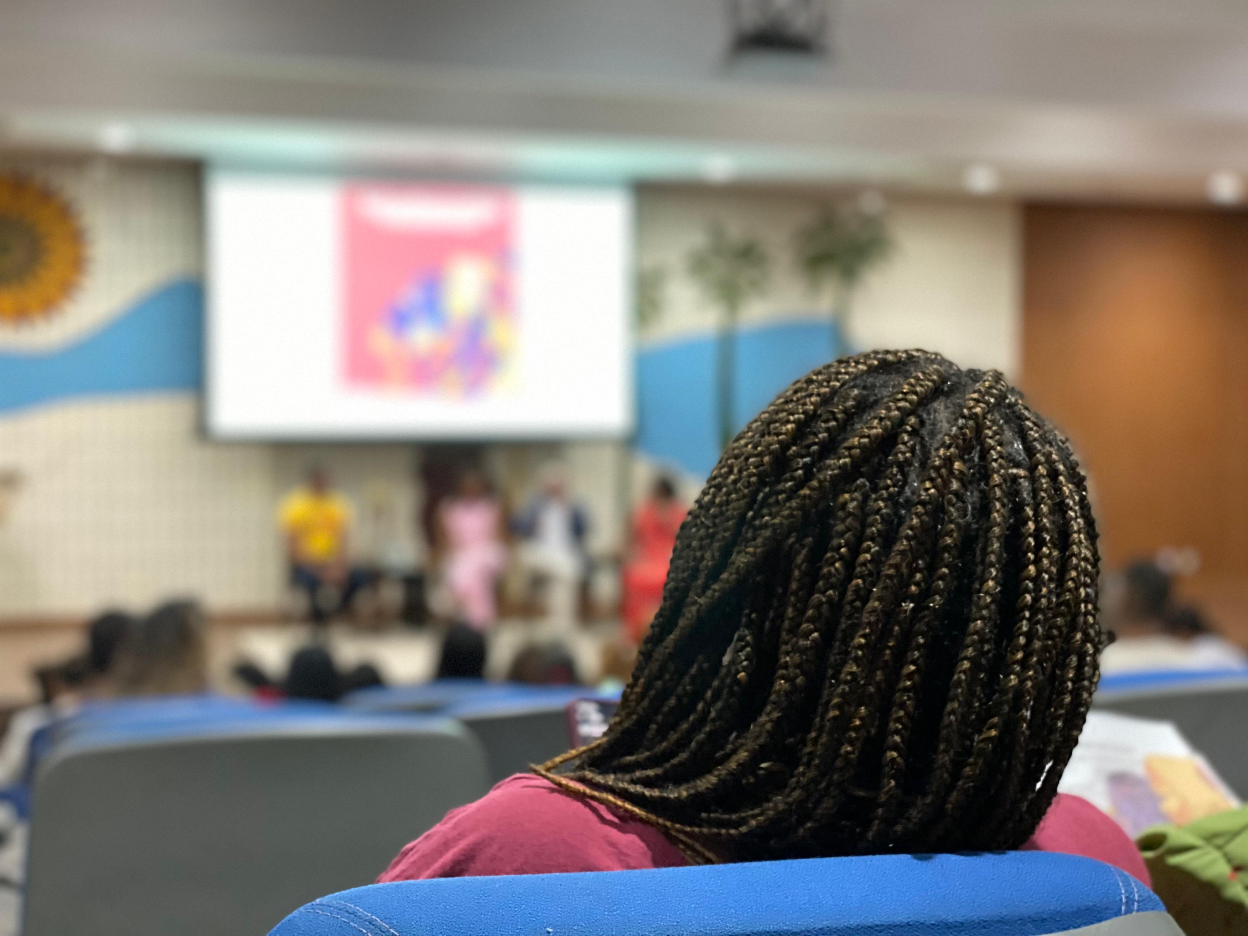 O seminário buscou discutir práticas e ações que erradiquem o racismo na área da saúde.