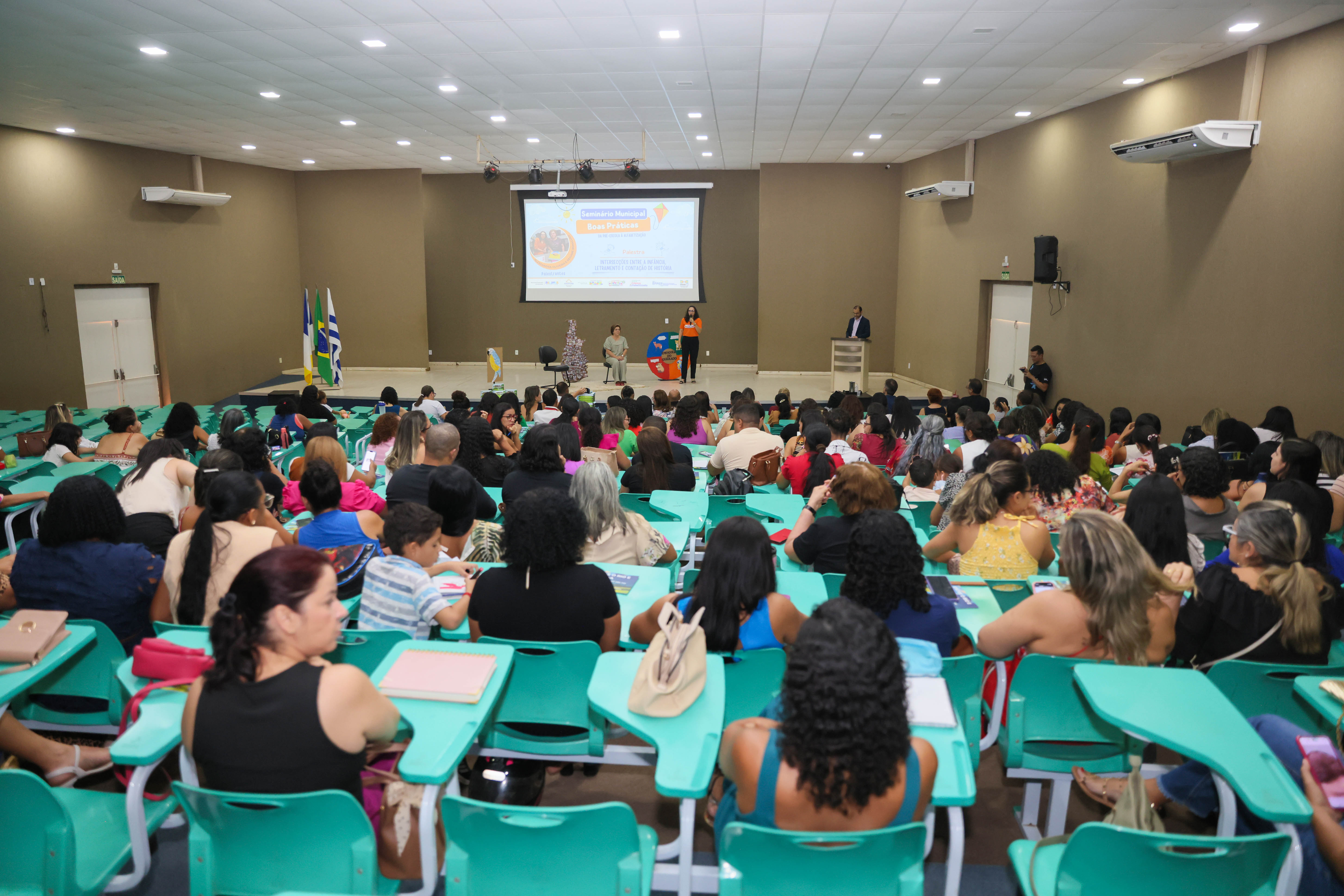 Abertura ocorreu no auditório da Escola de Tempo Integral (ETI) Almirante Tamandaré