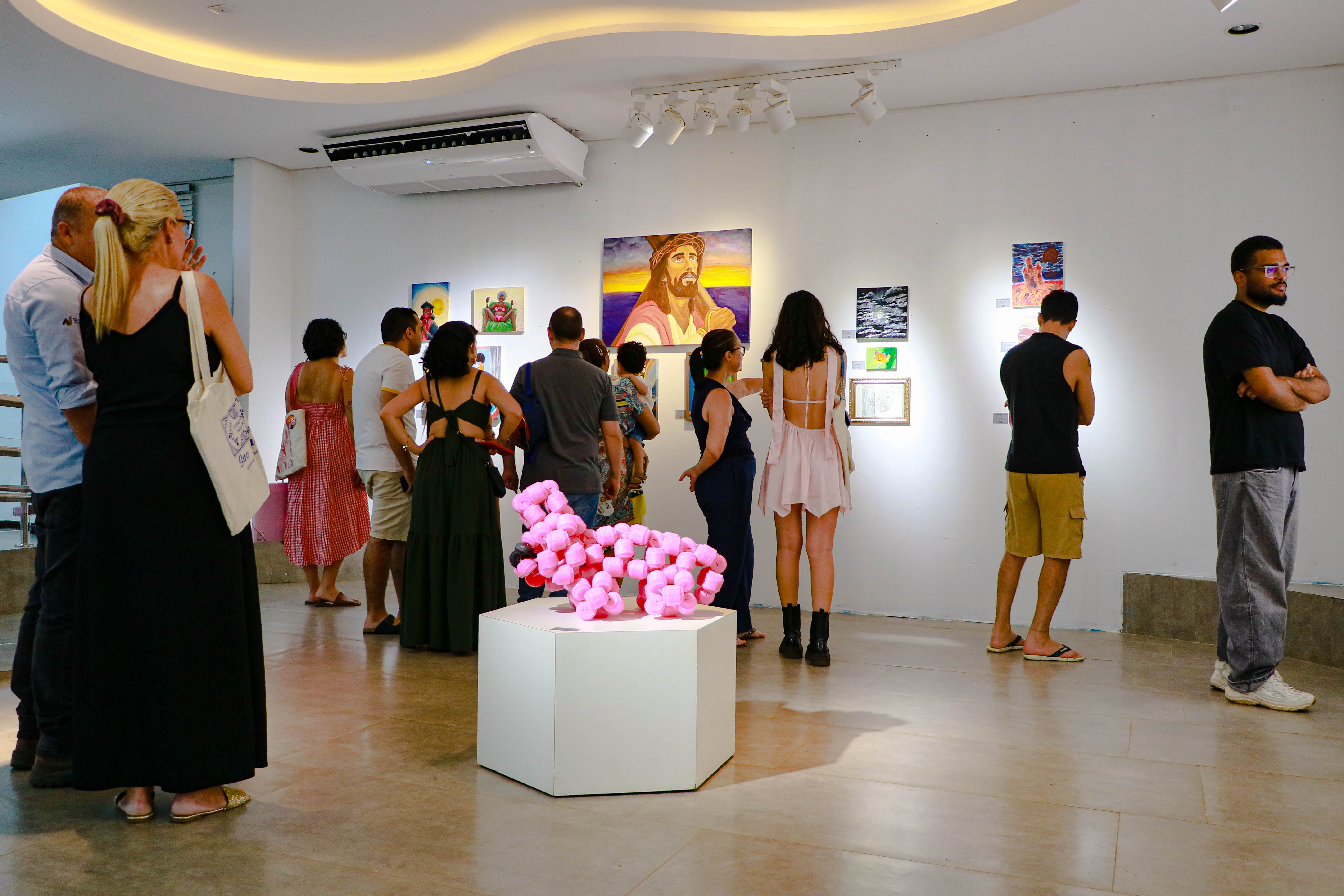 Abertura oficial do 10º Salão Palmense de Novos Artistas é prestigiada por grande público