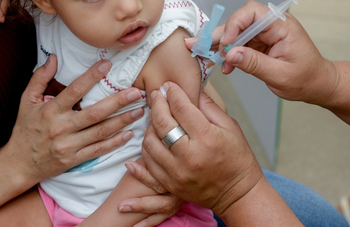 No Dia da BCG, Secretaria da Saúde ressalta a importância da vacinação infantil contra tuberculose