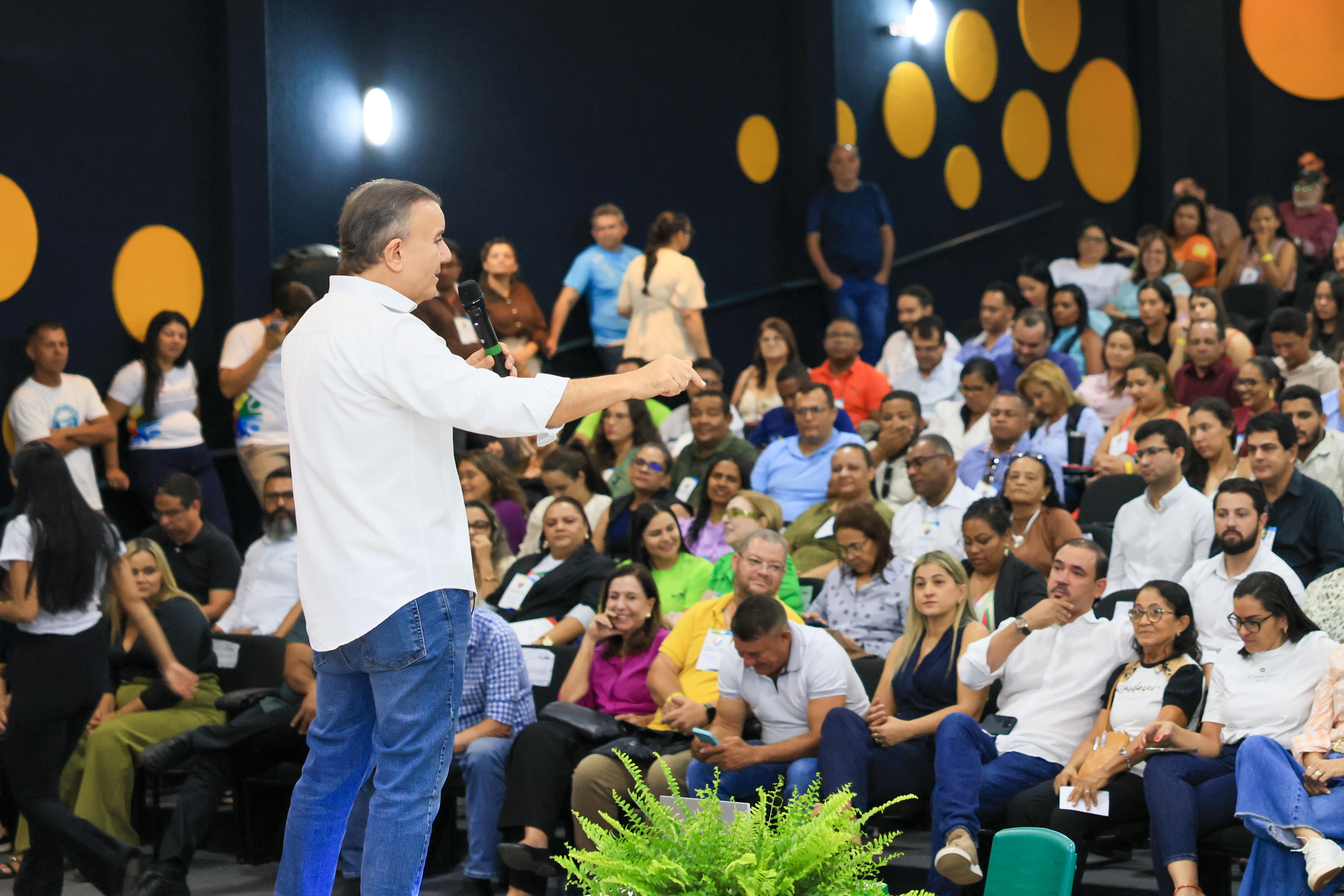 Prefeito Eduardo Siqueira Campos no 1º Encontro de Líderes Comunitários