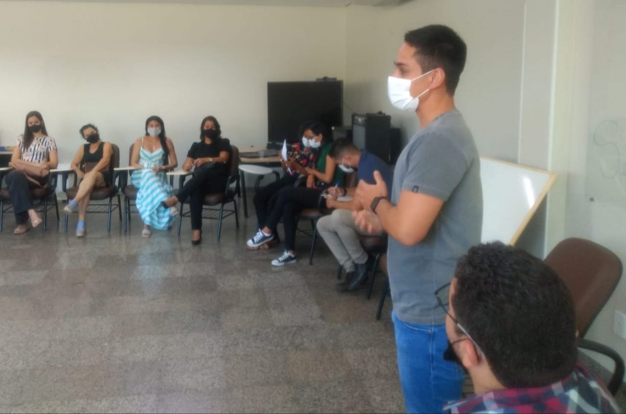 Em reunião, Saúde de Palmas alinha aprimoramento do atendimento nas farmácias da rede