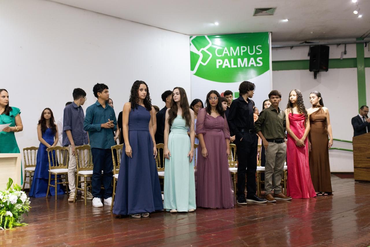 Cerimônia de formatura aconteceu na noite desta terça-feira, 9