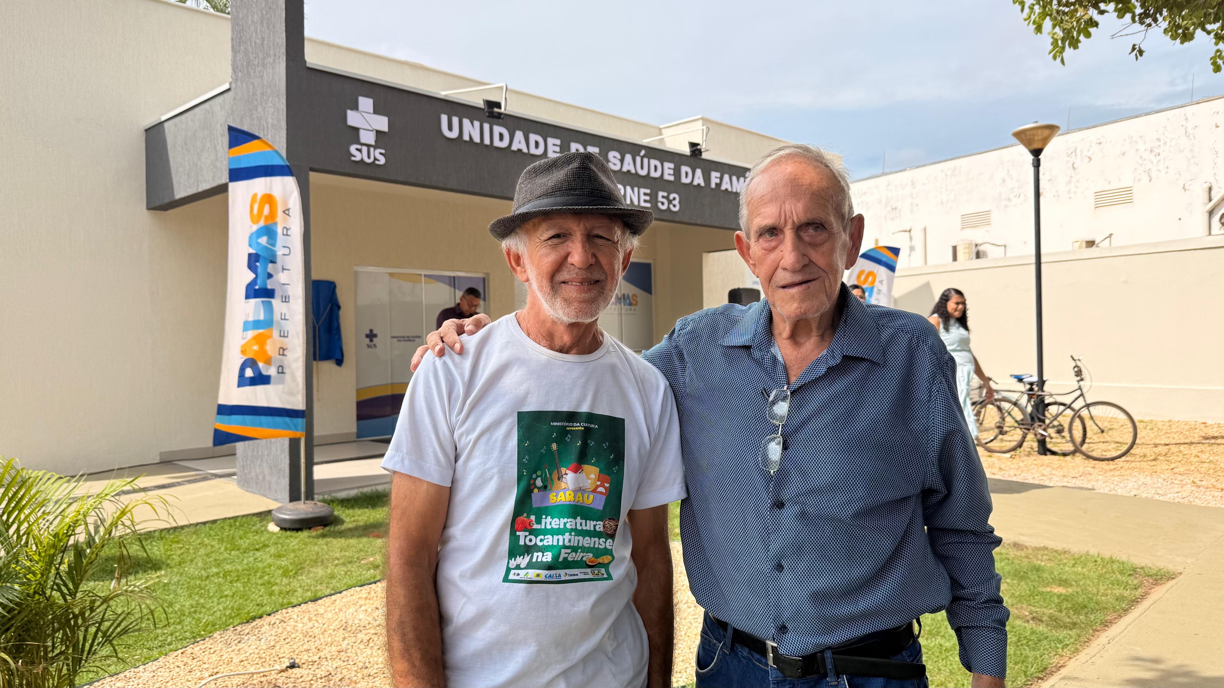 Alexandre Santiago Filho, 69 anos, e Luiz Tadeu Ribeiro, 85 anos, são moradores da  região e têm a USF da  Arne 53 como referência