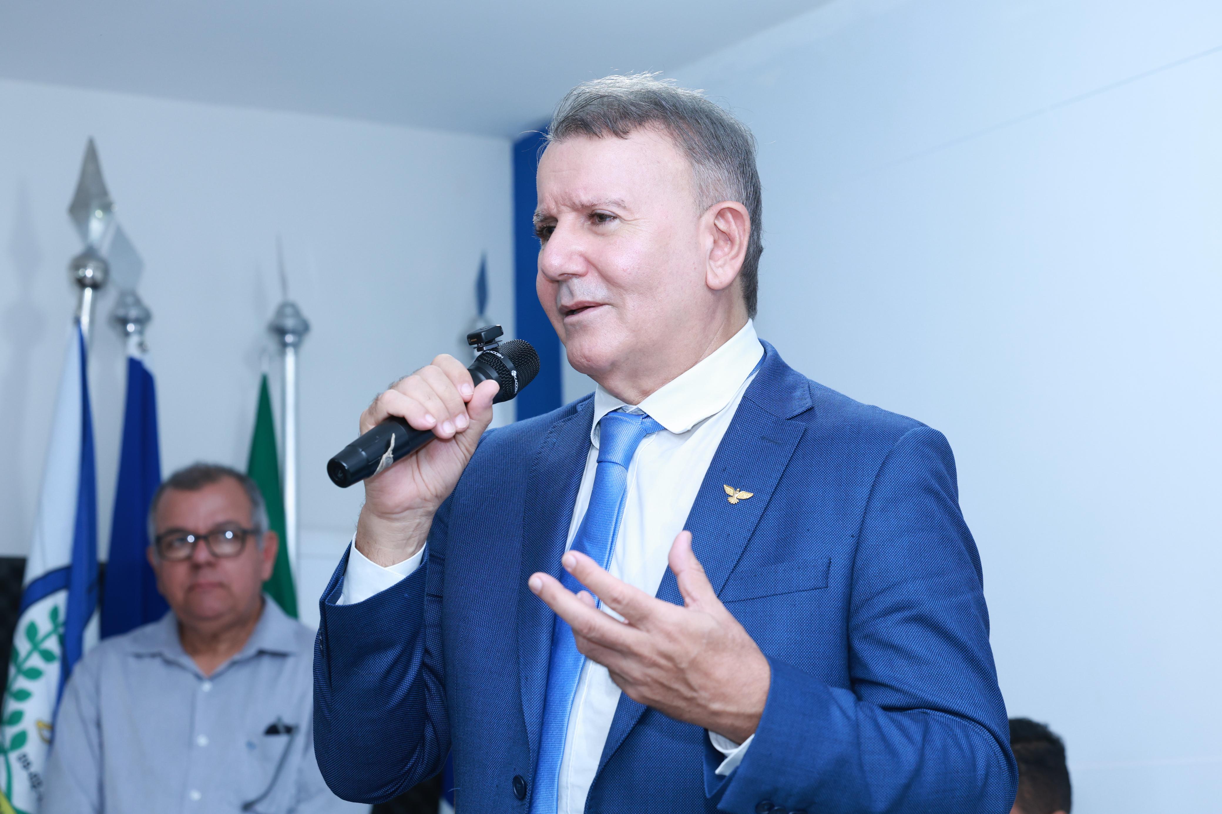 Eduardo Siqueira Campos anunciou para o mês de fevereiro o encaminhamento à Câmara Municipal do PCCR da categoria