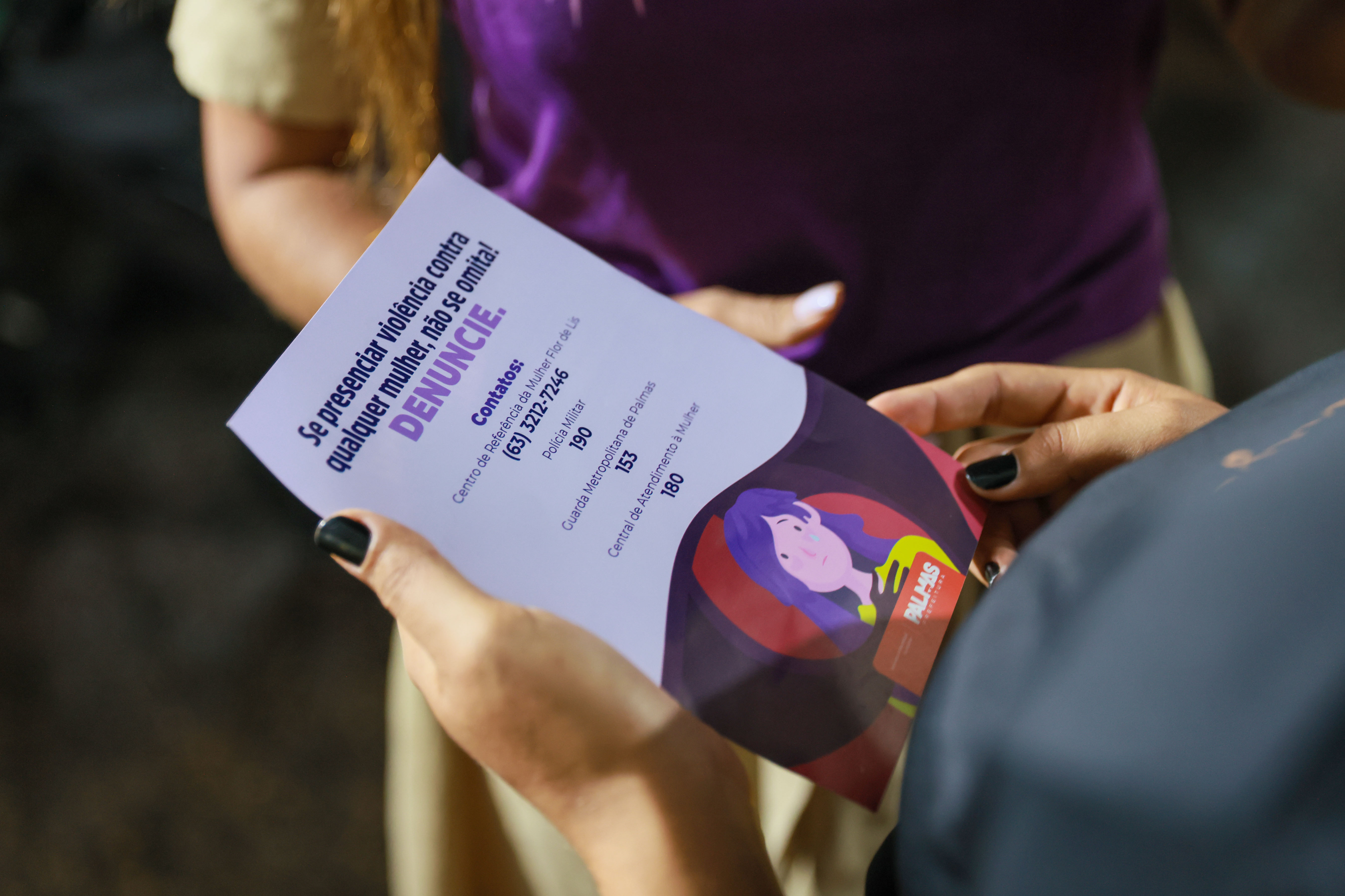 Blitz Educativa Sobre Direitos da MulherA Secretaria da Mulher realiza blitz educativa sobre Direitos da Mulher, na Feira Coberta da Quadra 1.106 Sul. A intenção é estar mais presente no cotidiano do público feminino da capital, tornando o conhecimento sobre direitos e deveres da mulher de todos.Data: 24/04/2025Local: Feira Comunitária da 1106 Sul, Palmas - TOFoto: Júnior Suzuki