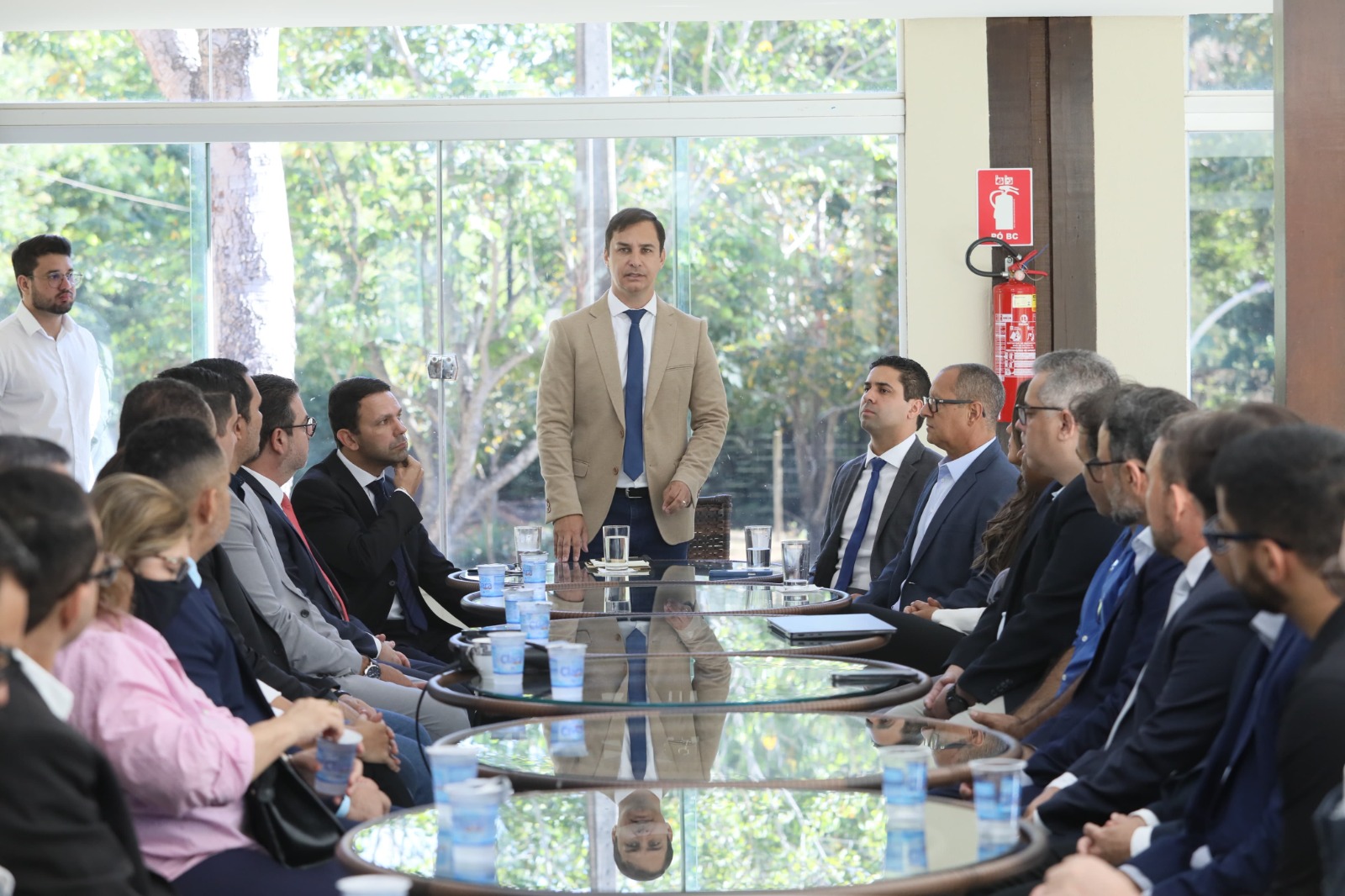 Prefeito em exercício de Palmas, Pastor Carlos Velozo, reúne secretariado e reafirma continuidade da gestão