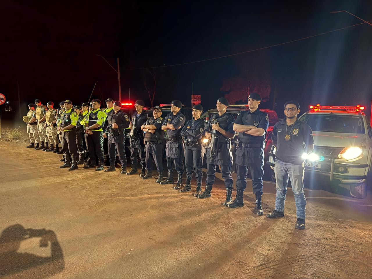 Registro da equipe das Forças de Segurança presentes em operação finalizada na madrugada desta quarta-feira, 30