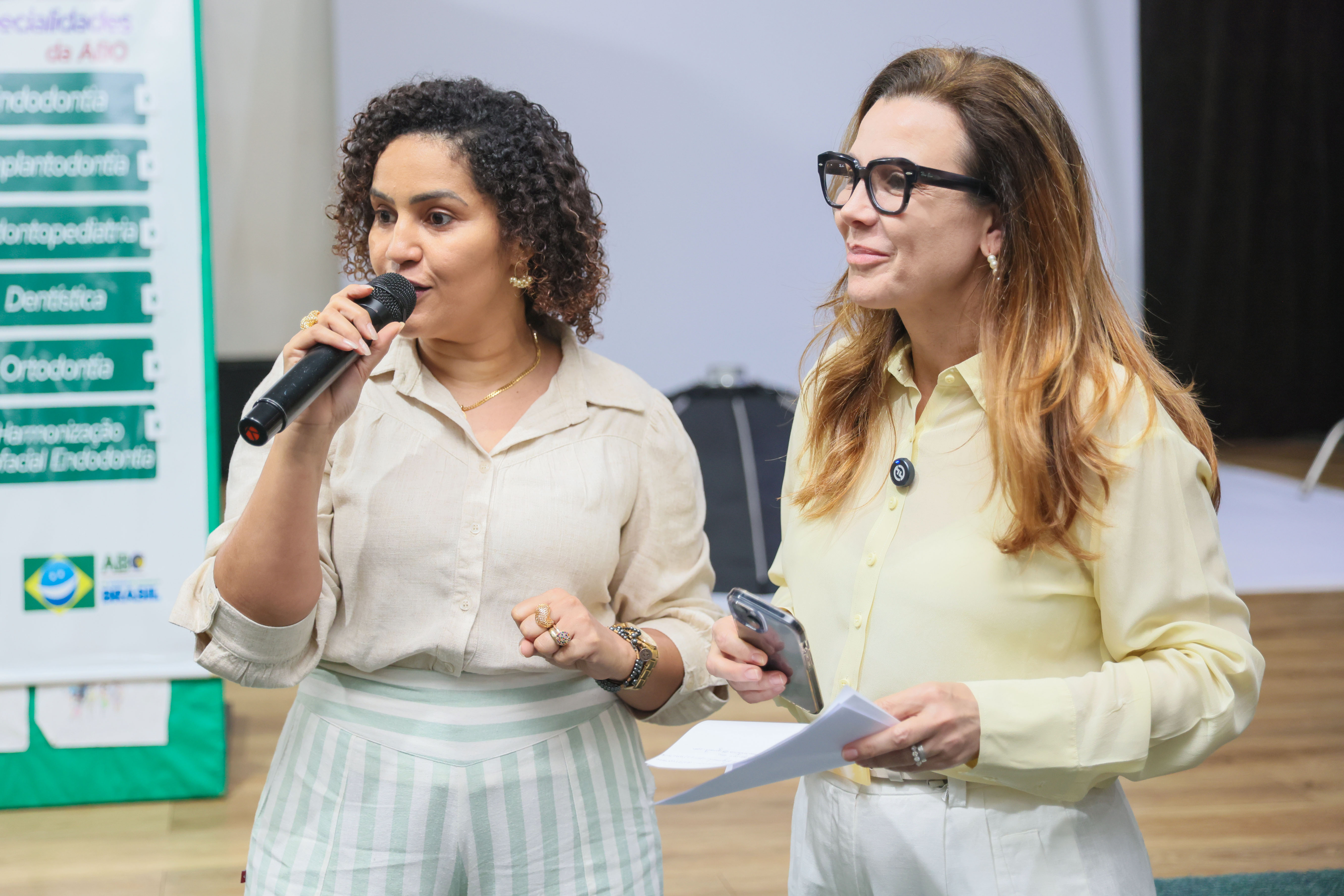Ao lado da vice-presidente da ABO-TO, Edenise Vaz, a diretora Adriana Nascimento destacou o papel da escola na formação de hábitos saudáveis desde a infância -  Foto: Júnior Suzuki