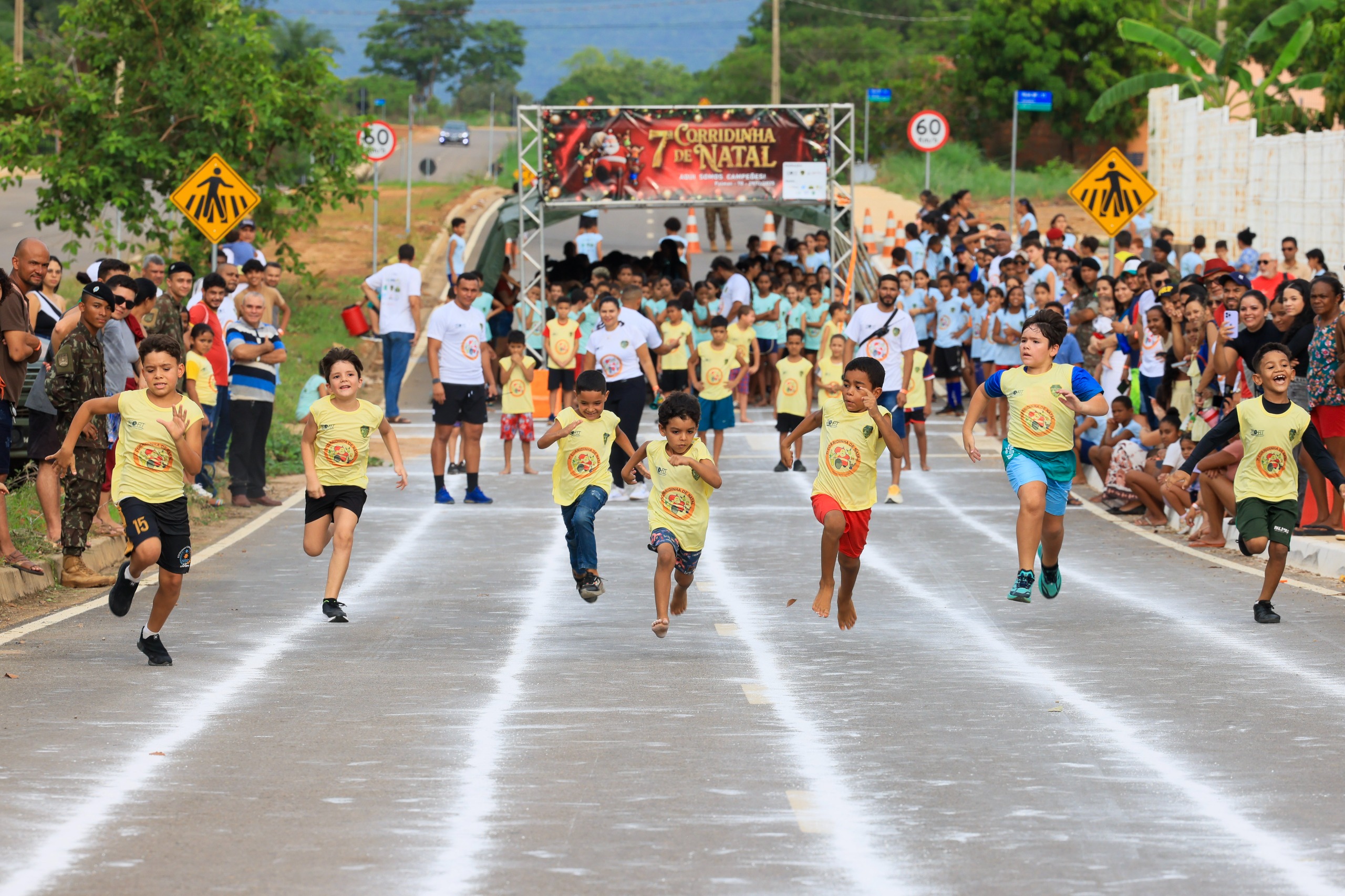 Corridinha de Natal movimenta comunidade escolar em Palmas e reúne mais de dois mil participantes