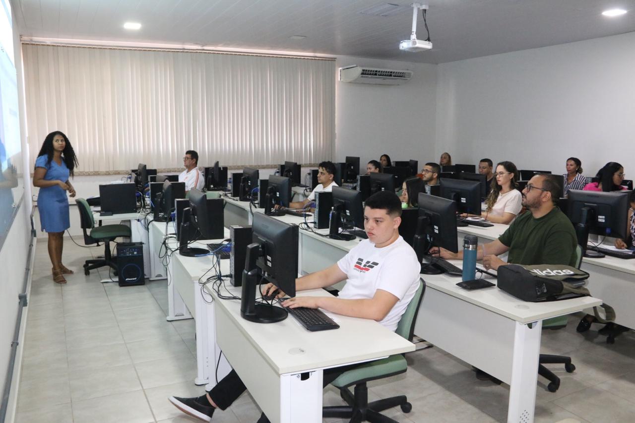 Prefeitura de Palmas abre recadastramento de instrutores da EGP