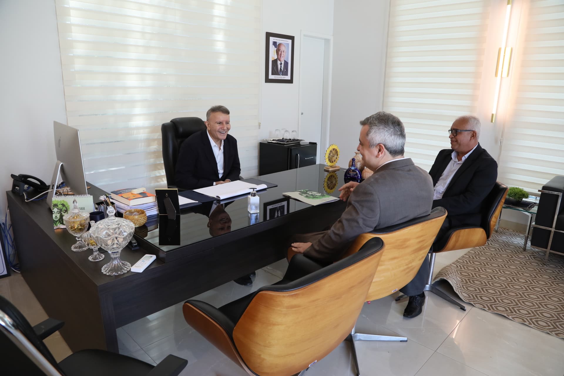 Defensor público-geral, Pedro Alexandre, ao lado do defensor público Marcello de Souza - foto: Edu Fortes