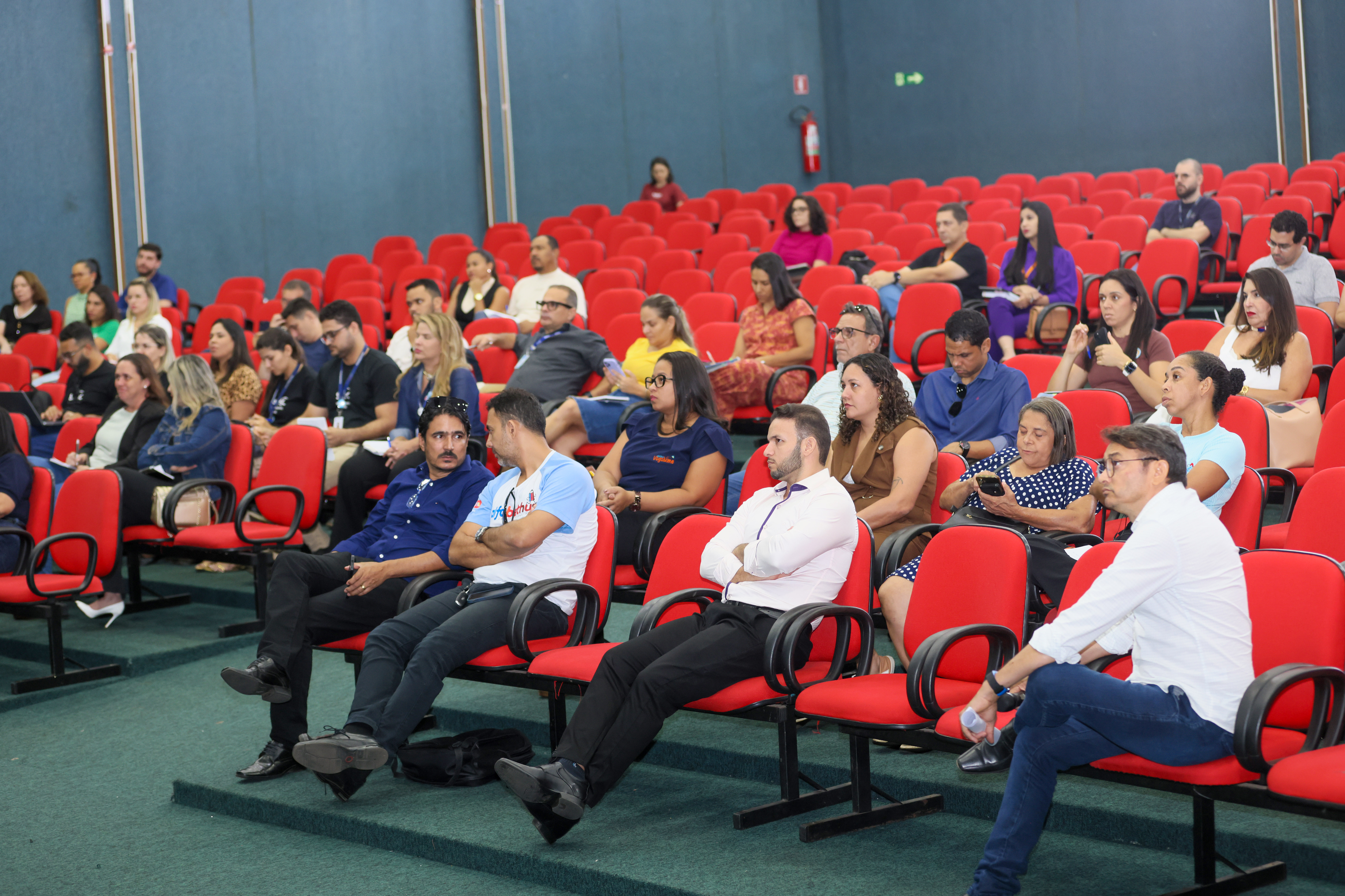 Data: 12/09/2025. Reunião do município com escolas particulares