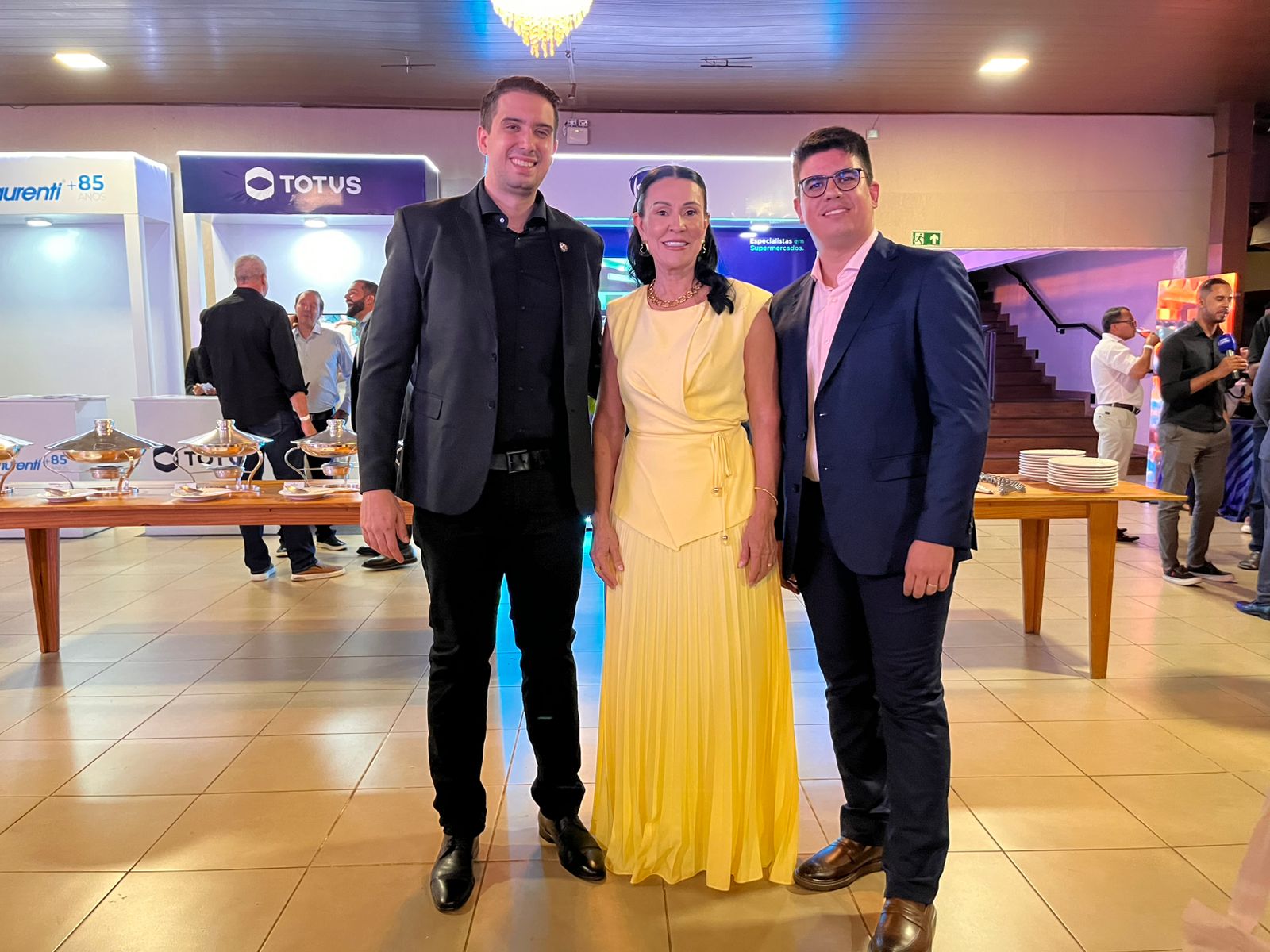 Presidente da Atos, Maria de Fátima e diretor executivo da entidade, Renan Macedo.