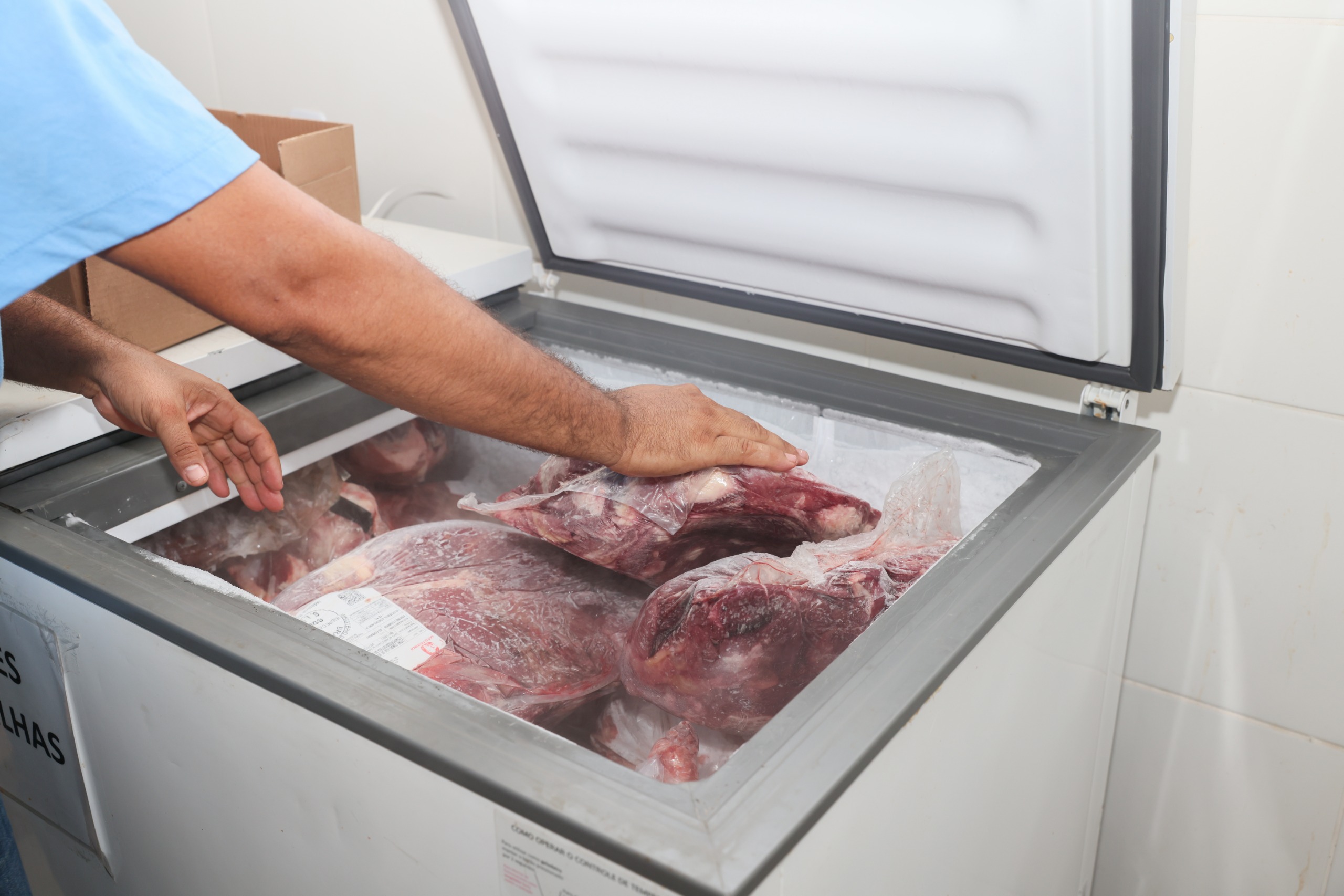 A qualidade da carne é uma das mudanças percebidas pelas merendeiras e que têm despertado o apetite dos alunos - Francisco Barros