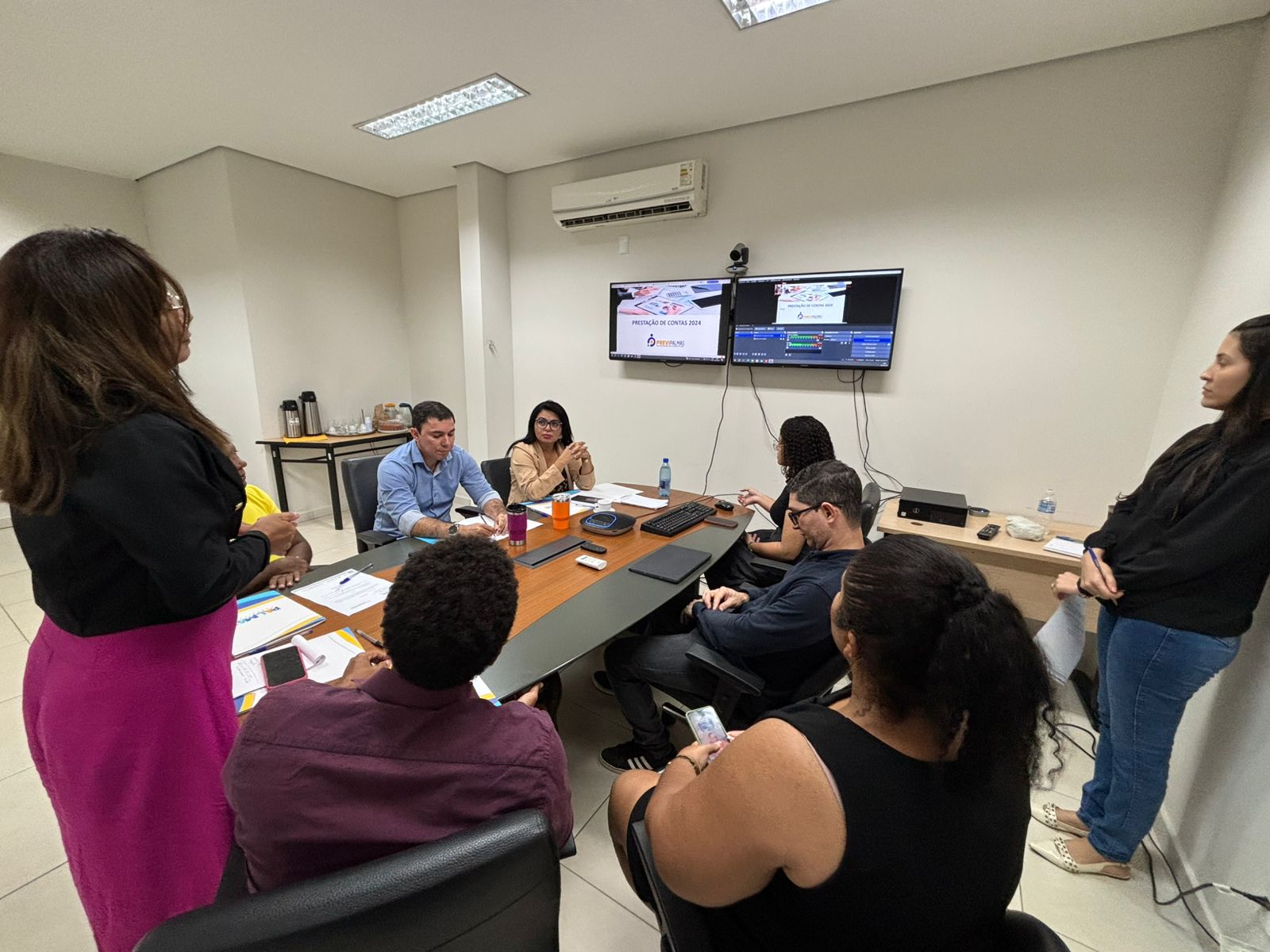 Diretora de Contabilidade Maria Angélica apresentou balanço e  prestação de contas referentes ao exercício de 2024