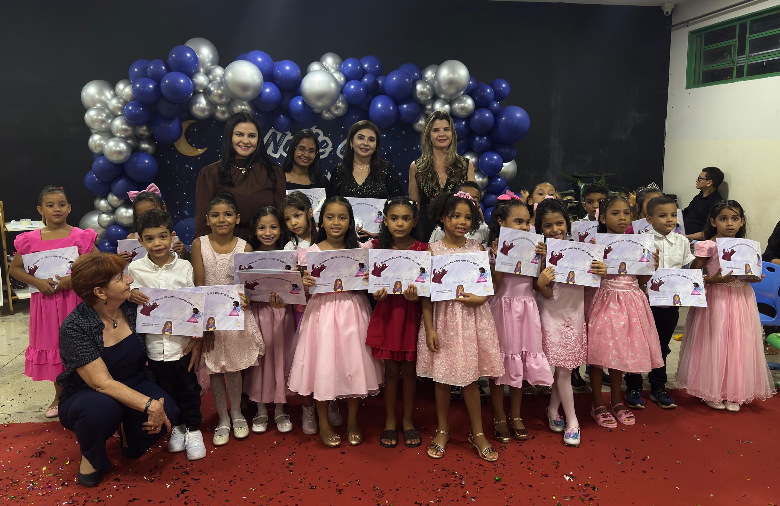 Noite de autógrafos celebra protagonismo infantil e incentivo à leitura na ETI Cora Coralina