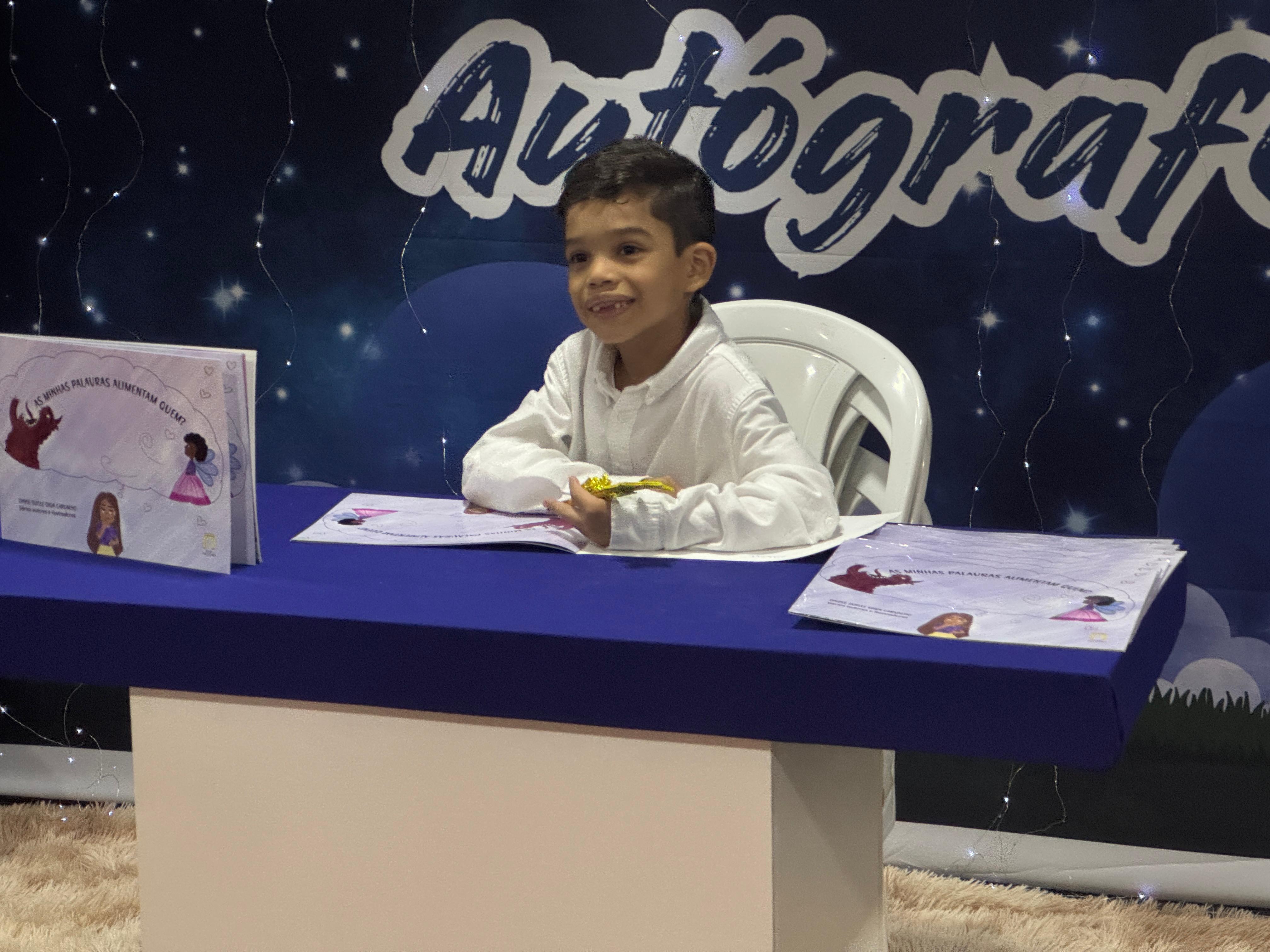 Durante o projeto, Daniel desenvolveu bem a leitura e a escrita  -  Foto: Samuel Menezes