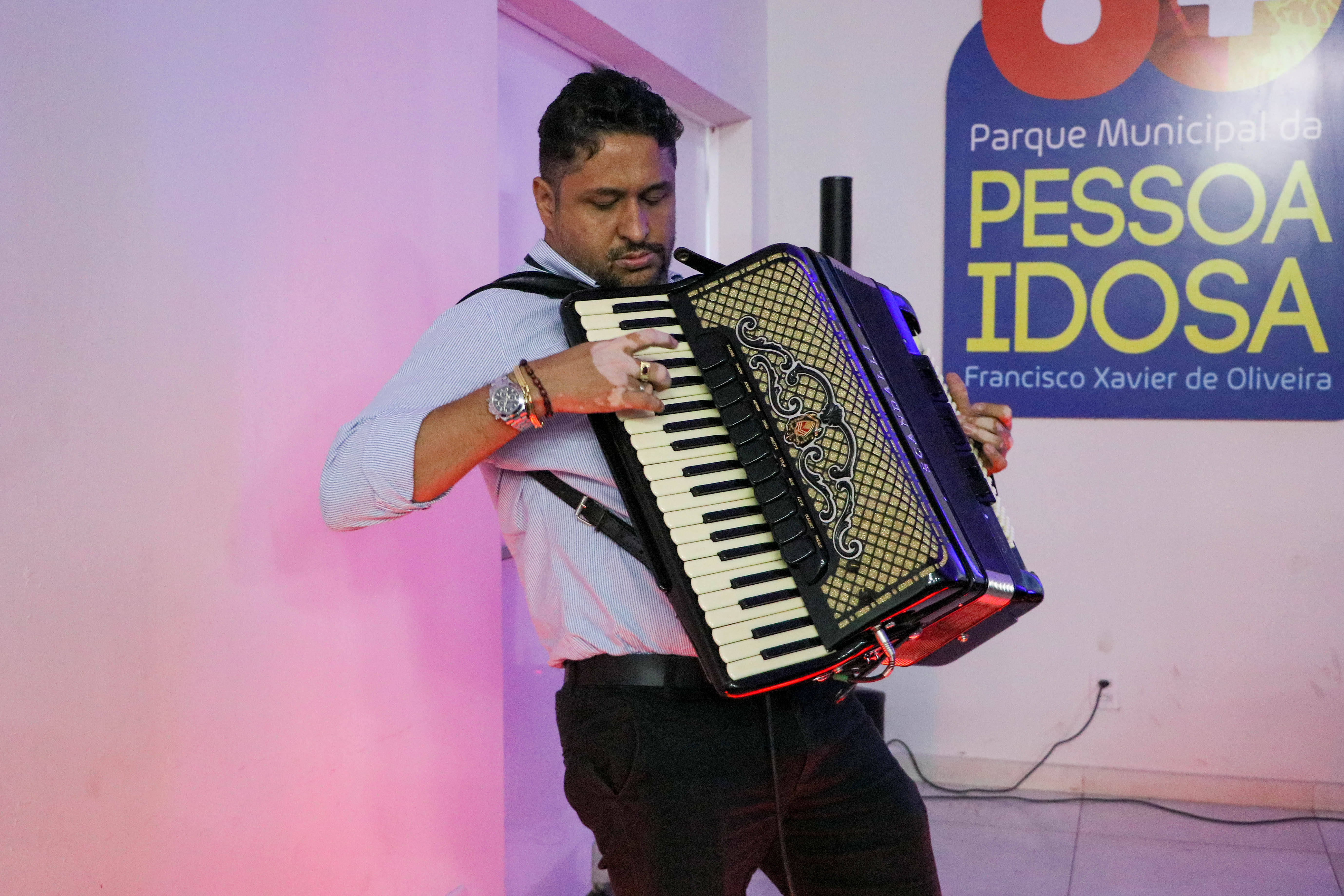 Uma das atrações artístico-culturais que compuseram a programação foi a apresentação de Rafael Dias, que tocou o Hino Nacional Brasileiro na sanfona