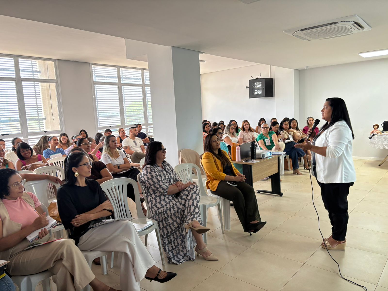 Diretora de Educação Infantil Jordana Jácome afirmou que encontro reflete sobre os sentidos e práticas da avaliação