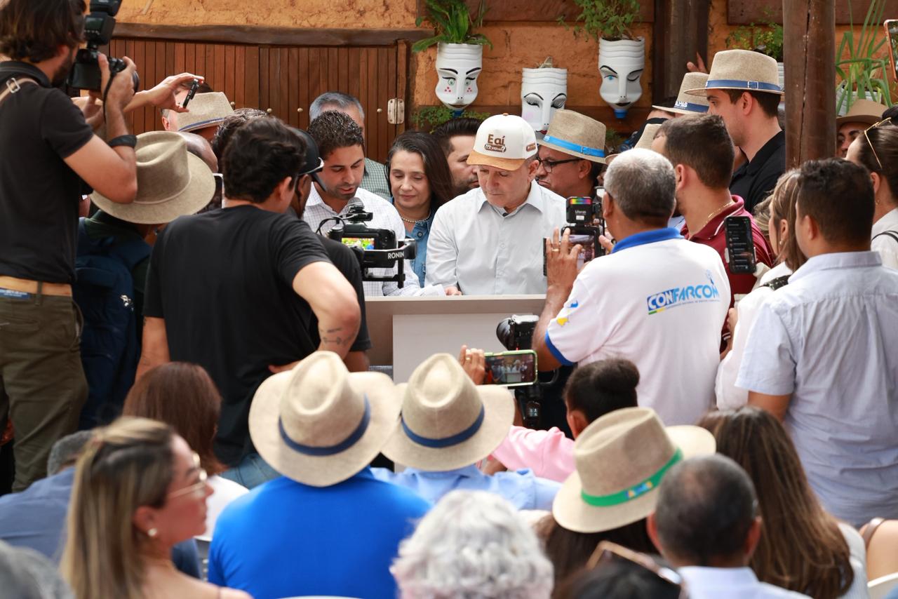 Prefeito Eduardo Siqueira Campos lança pacote de incentivo ao agro