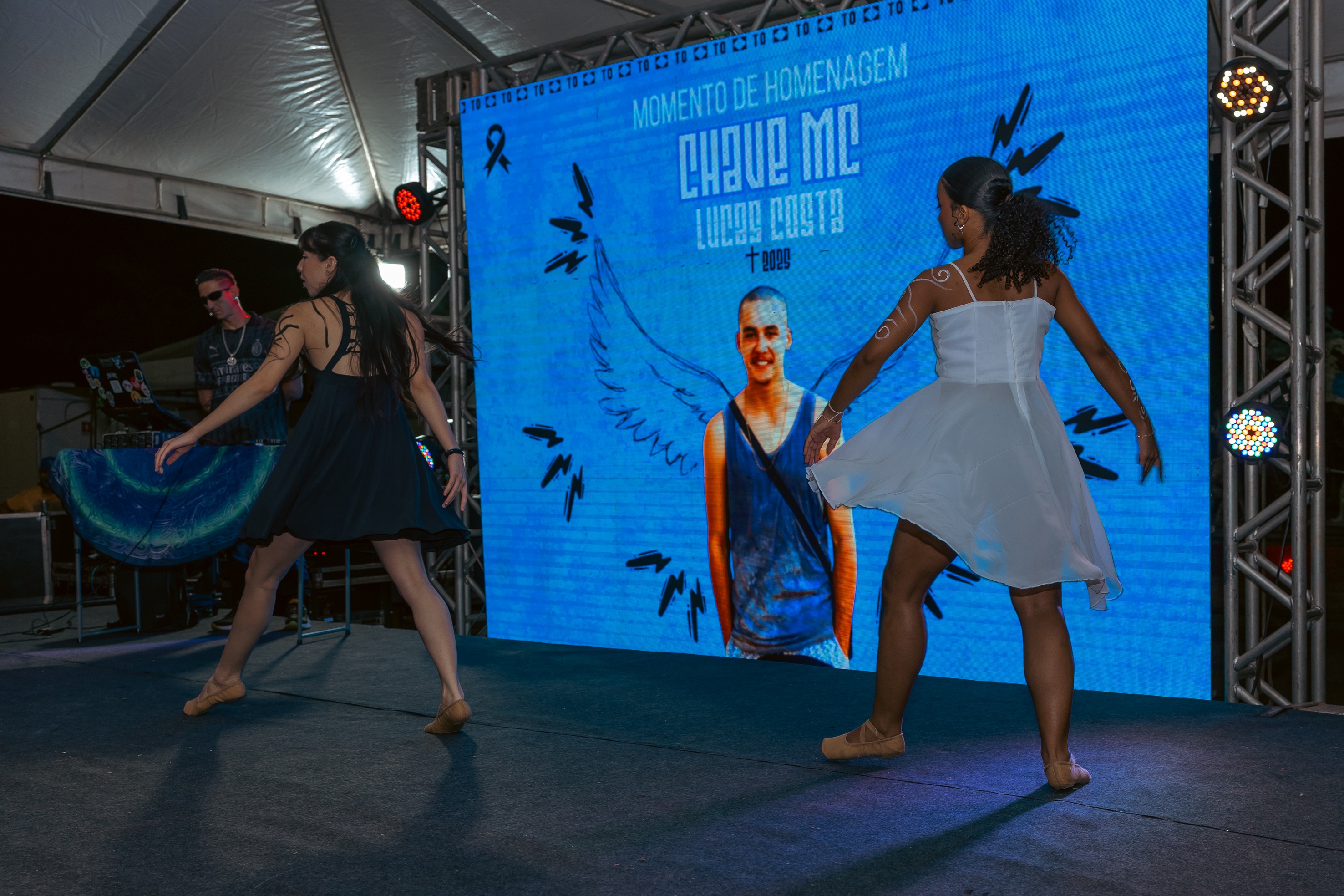 Apresentação de Jazz com as bailarinas Danny Sena e Hevellynn Vylene.