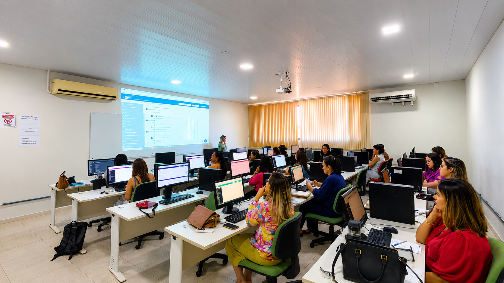 Secretaria da Mulher capacita equipe para implantação do Sistema Eletrônico de Informações