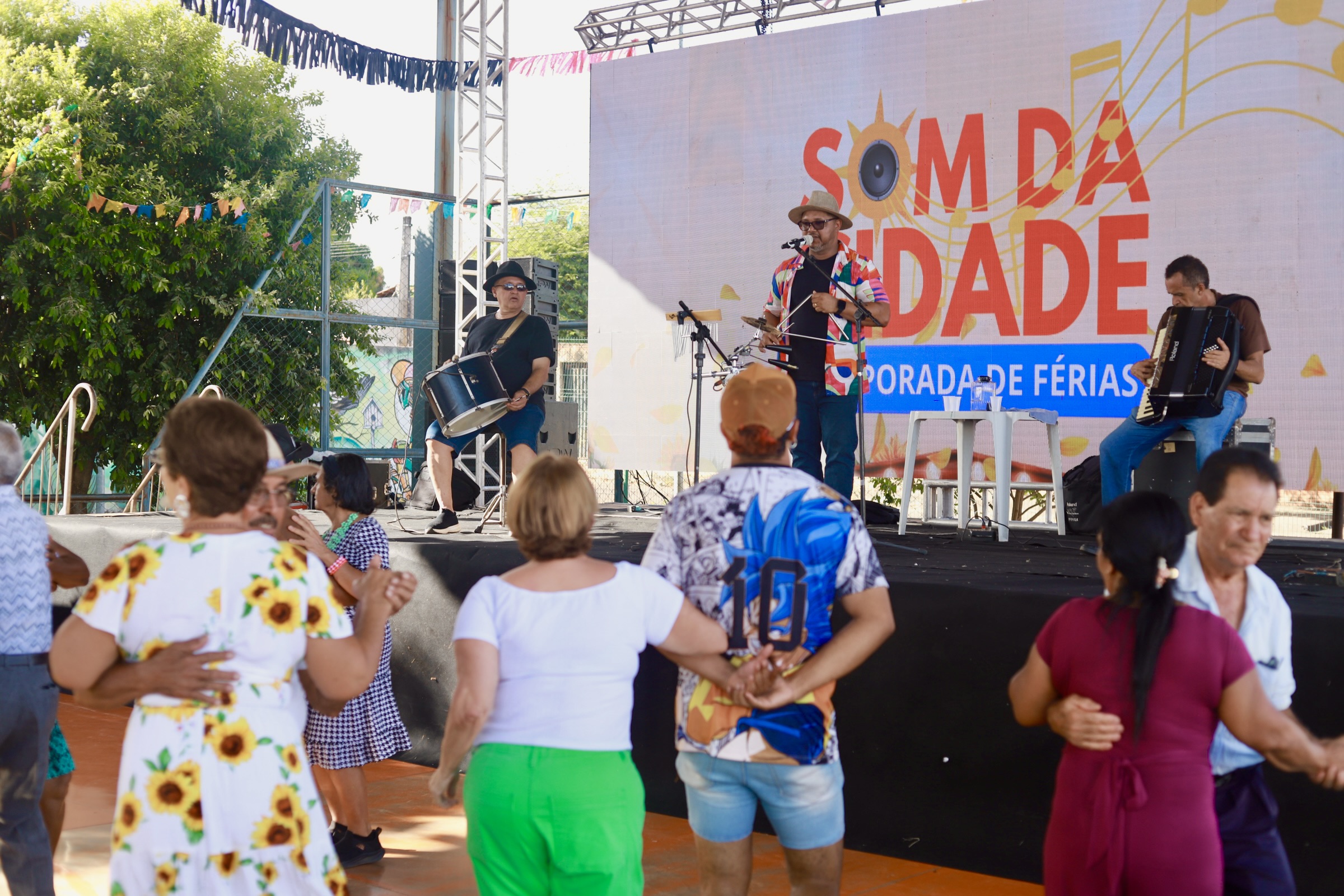 Cantor Sabino Sá abre o ‘Som da Cidade’ e programação segue com shows neste sábado, 11,  e domingo, 12