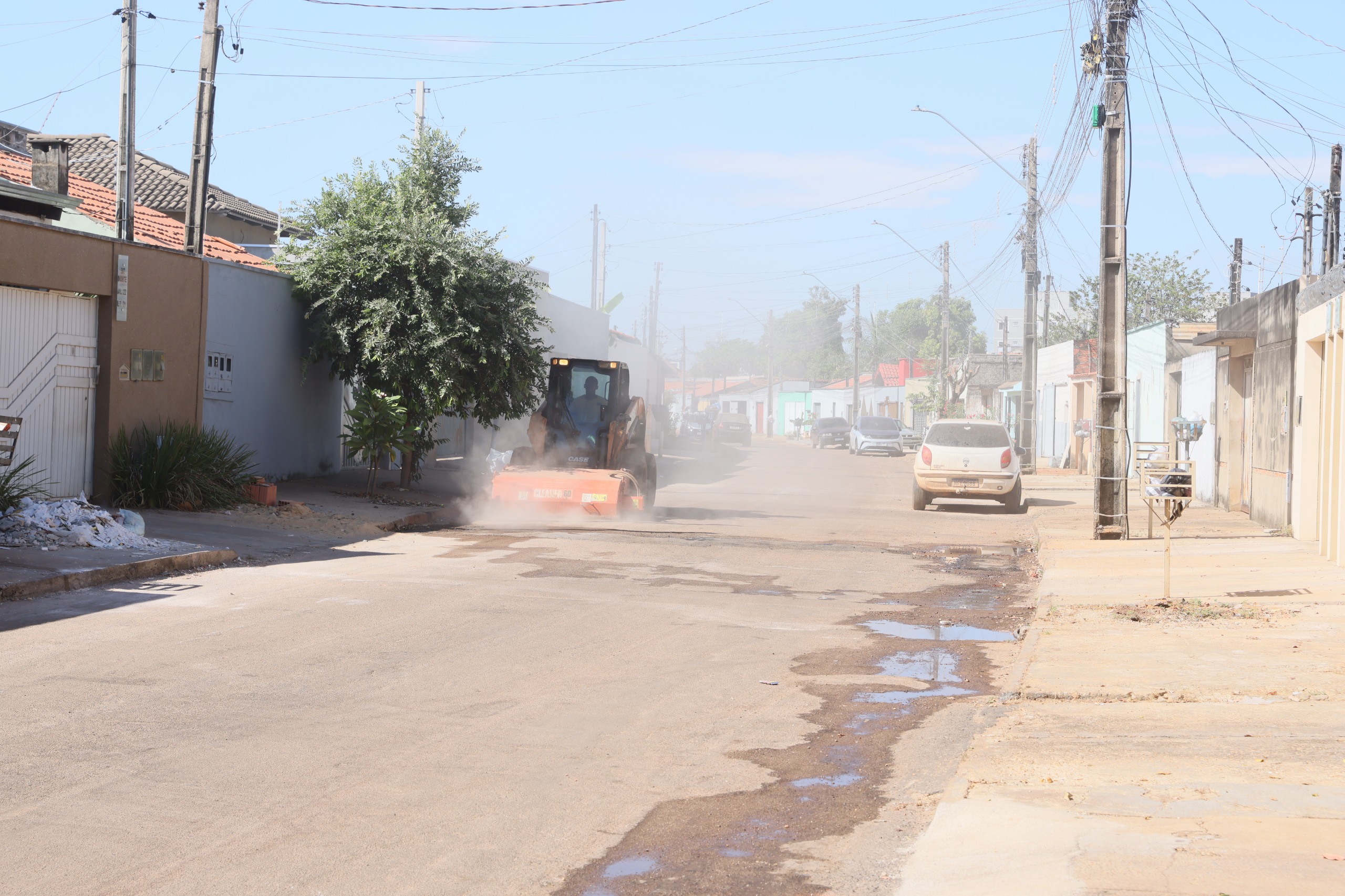 Prefeitura de Palmas inicia revitalização asfáltica em quadras da Capital