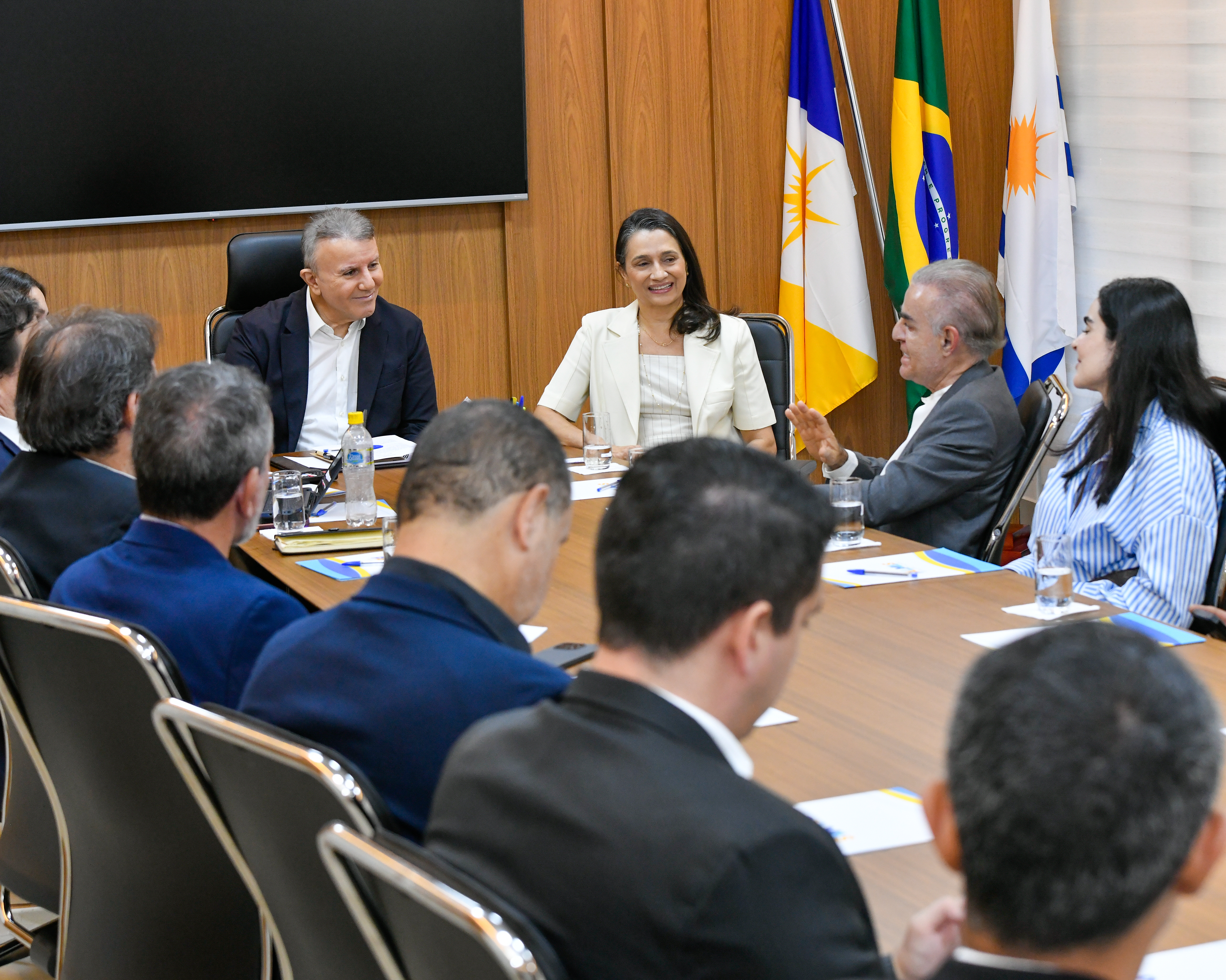 Prefeito Eduardo Siqueira Campos apresenta potencial de Palmas a representantes de instituição ligada ao Banco Mundial