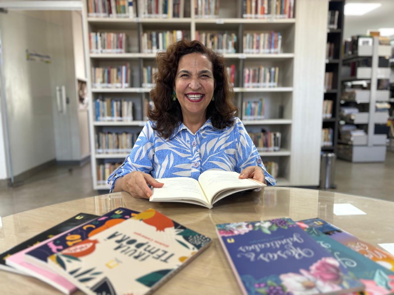 Professora de Palmas lança livro infantil inspirado em memórias da infância e na cultura mineira