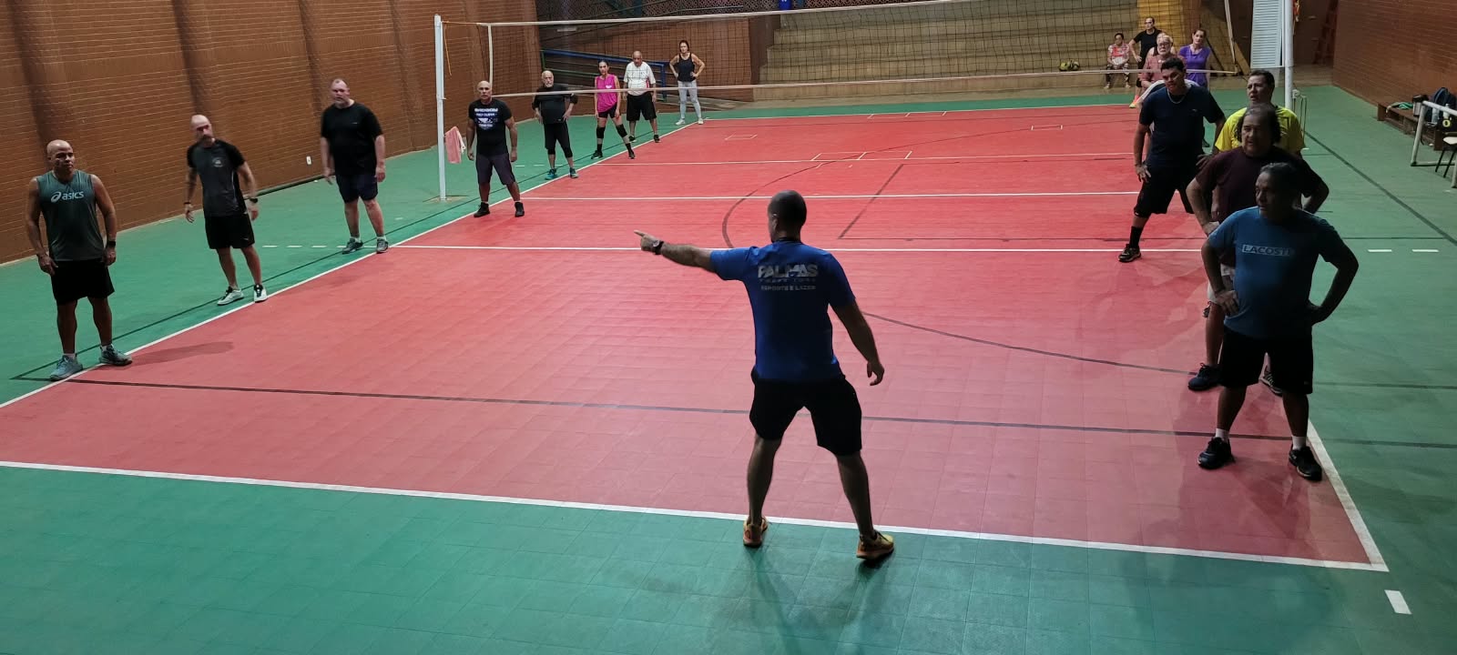 Projeto Vó Vôlei abre turma para pessoas a partir de 45 anos