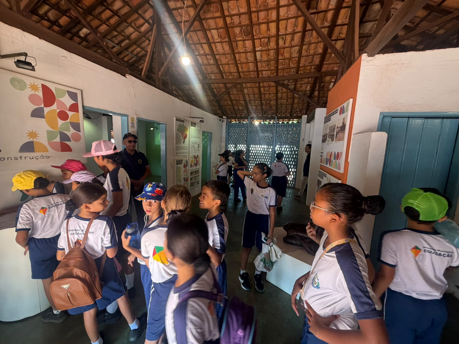 Estudantes conheceram o Museu Casa Suçuapara, principal espaço cultural e museológico do parque - Foto: Divulgação