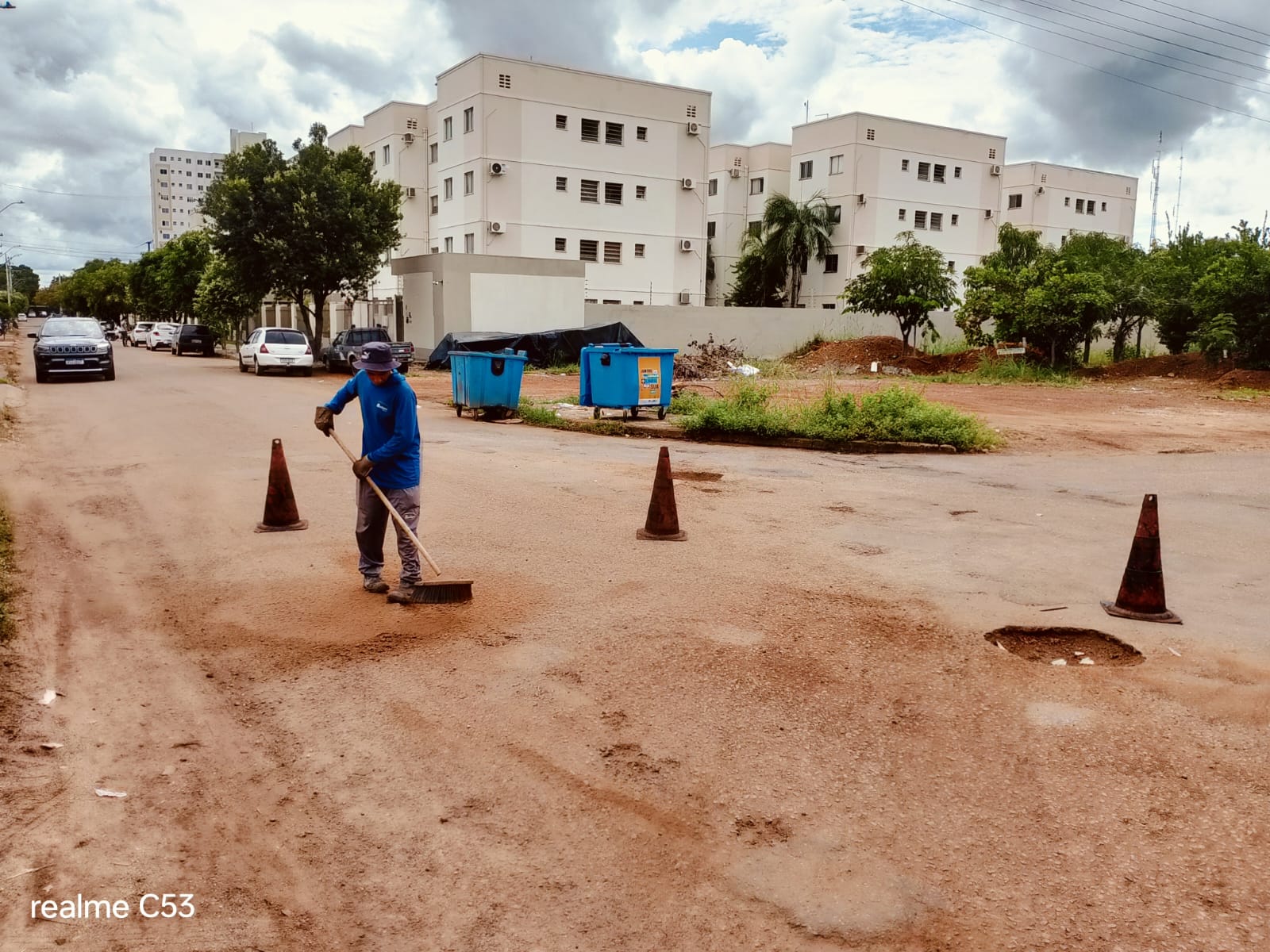 Tapa-buracos na quadra 706 sul