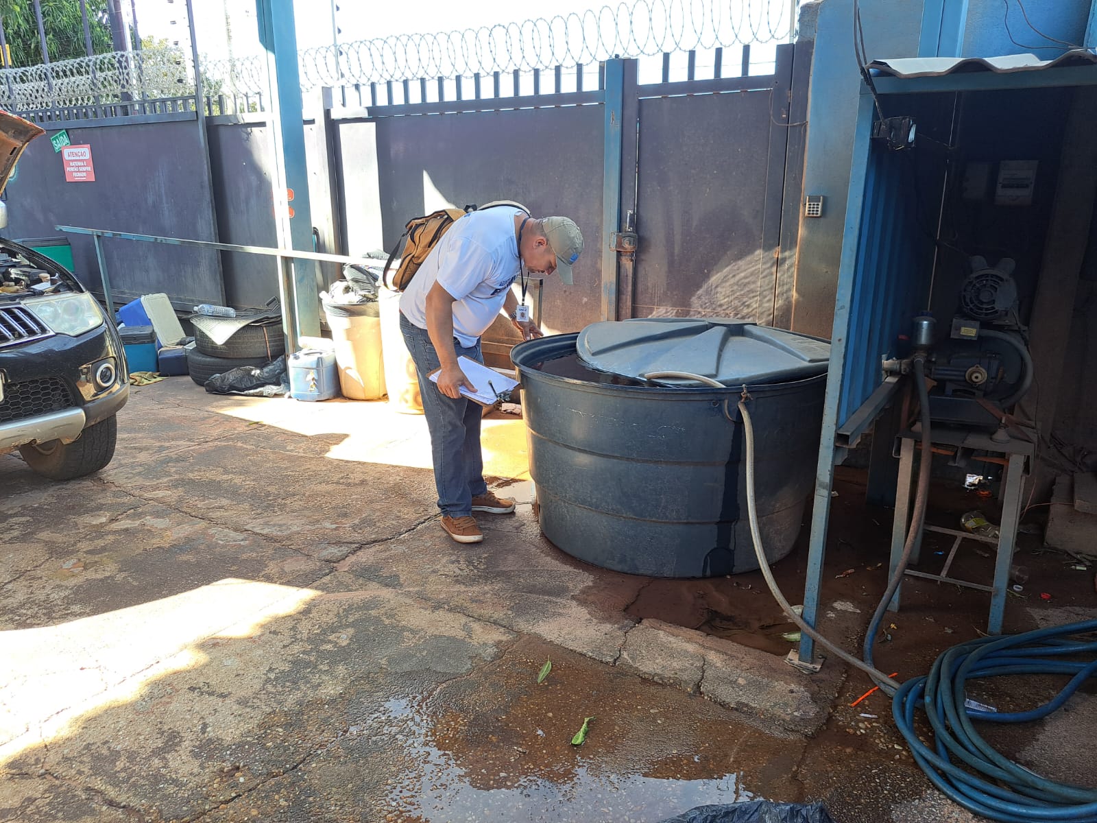 Caixa d'água são locais propícios para o surgimento de larvas do Aedes