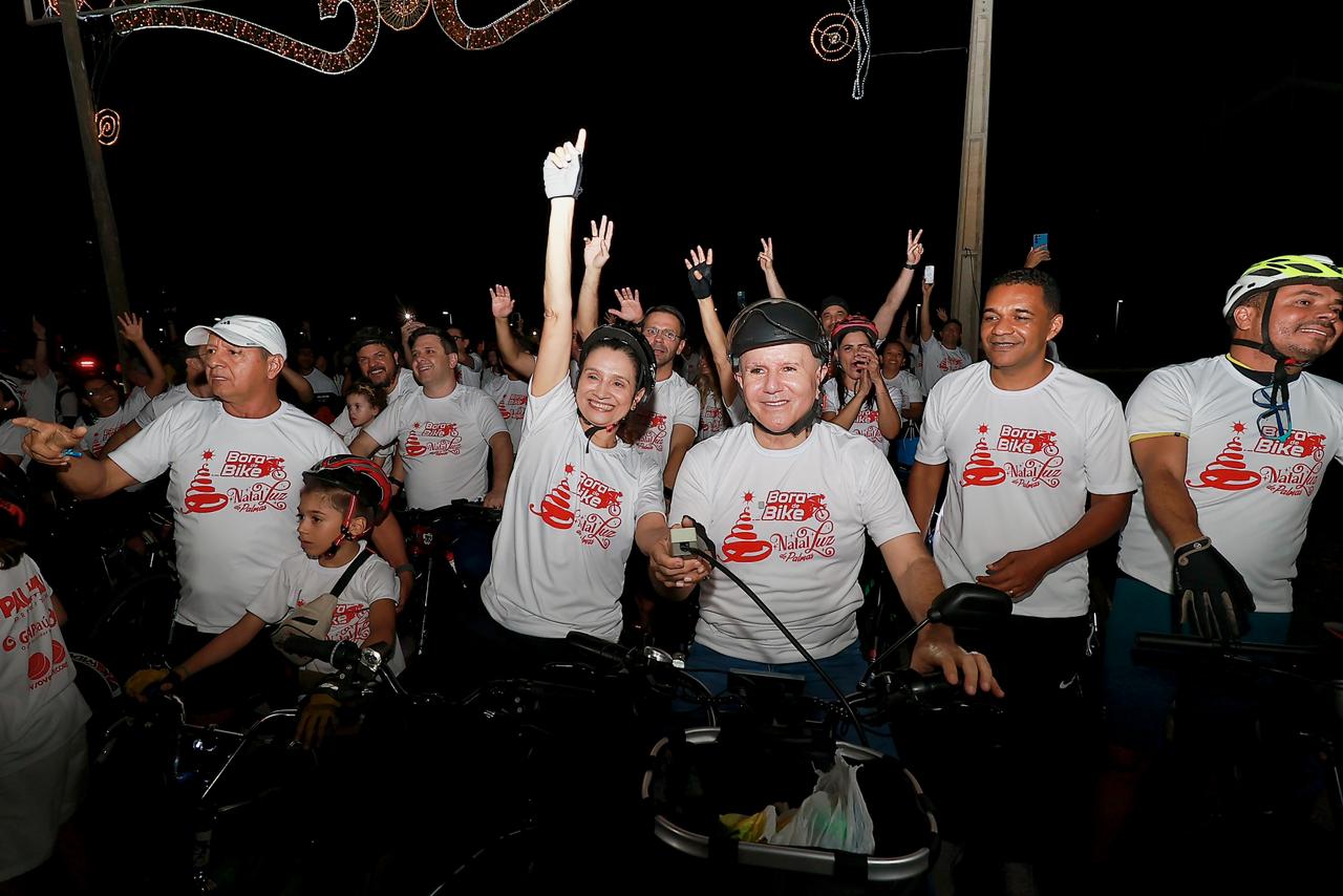 Prefeito e primeira-dama ao lado dos ciclistas na Avenida Siqueira Campos